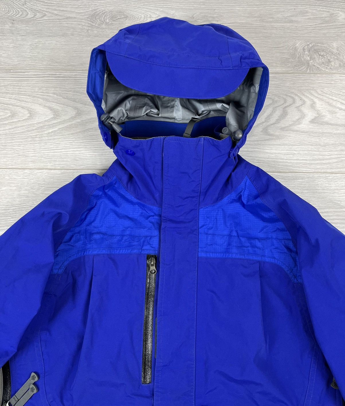 Vintage Nike ACG Vintage 00s Blue Waterproof Gorpcore Jacket Size US S / EU 44-46 / 1 - 4 Thumbnail
