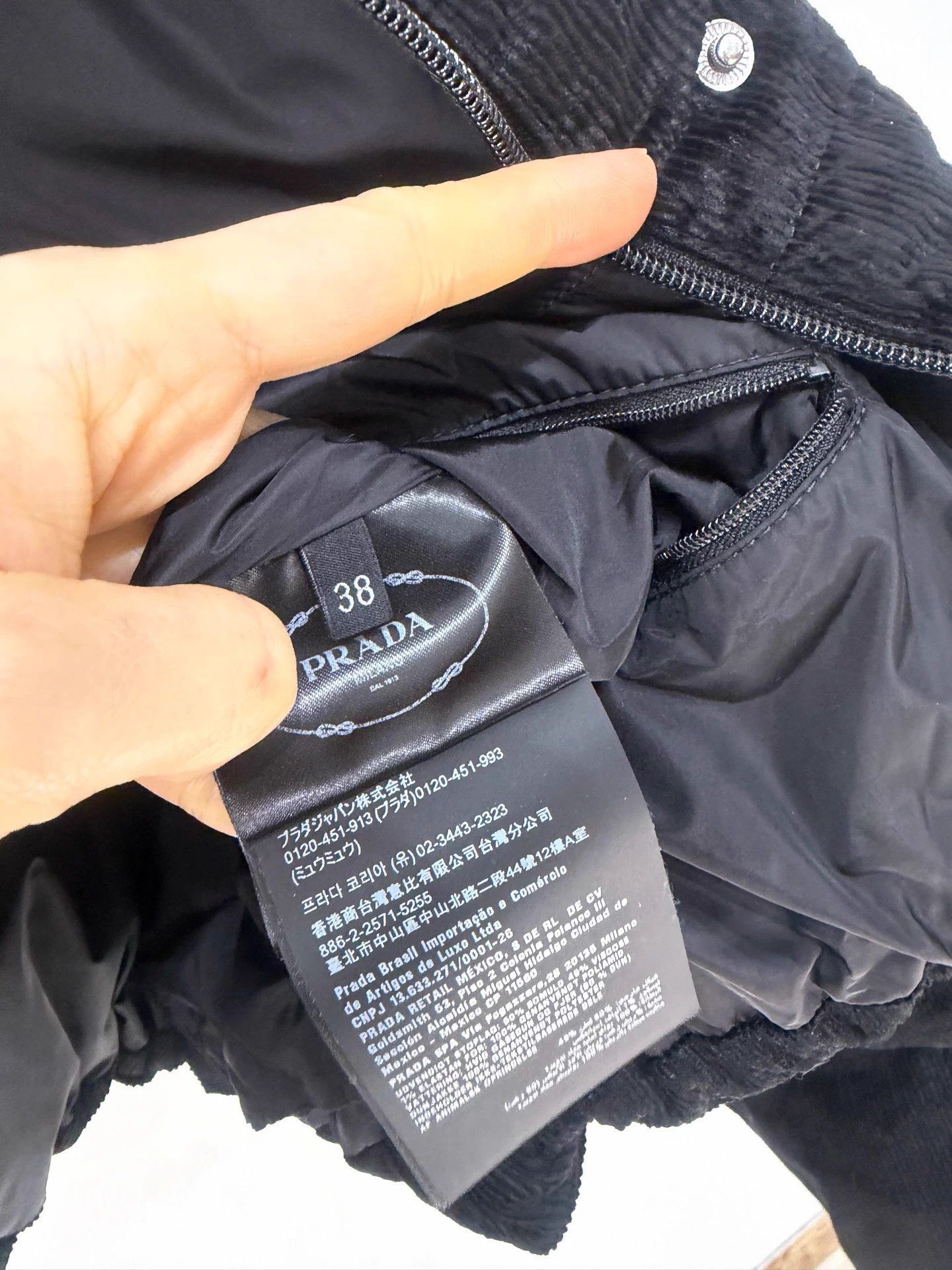 Prada Prada 25FW Velvet Down Coat Detachable Sleeves to Vest Size XS / US 0-2 / IT 36-38 - 5 Thumbnail