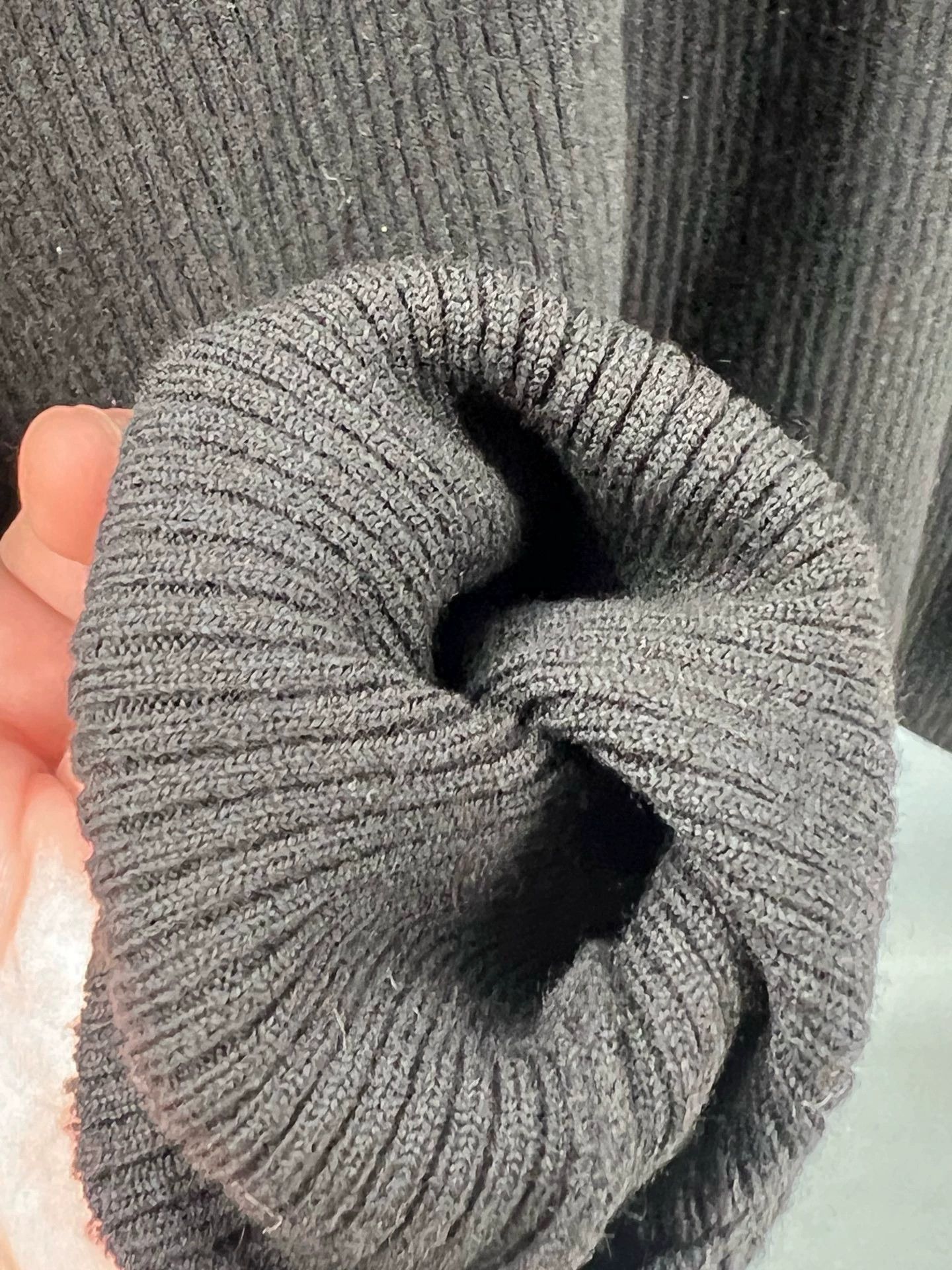Bottega Veneta black wool blend v-neck knit sweater Size US S / EU 44-46 / 1 - 3 Thumbnail