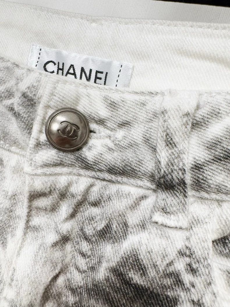 Chanel Chanel Denim Pants Size 34 with Floral Print -2505 Size 33" - 2 Thumbnail