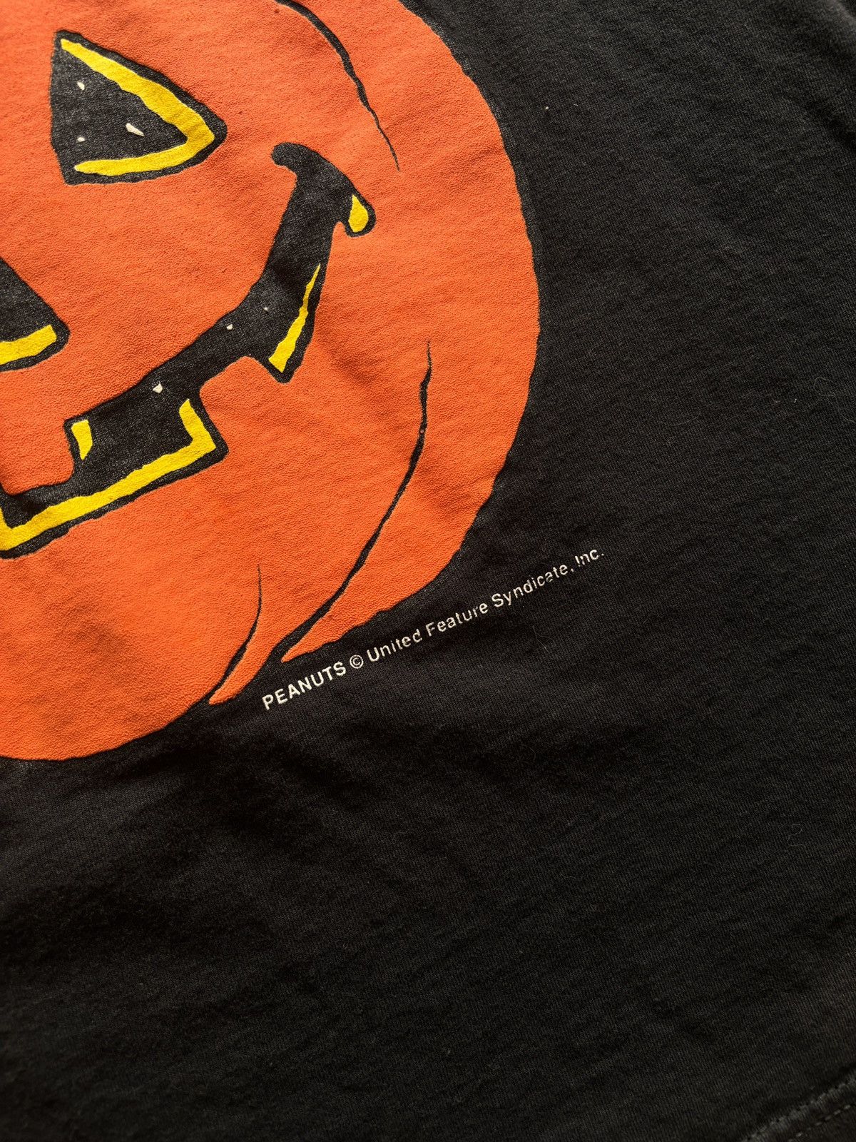 Peanuts Vintage Peanuts Snoopy Jack-o-Lantern Halloween T-Shirt Size US XL / EU 56 / 4 - 4 Thumbnail