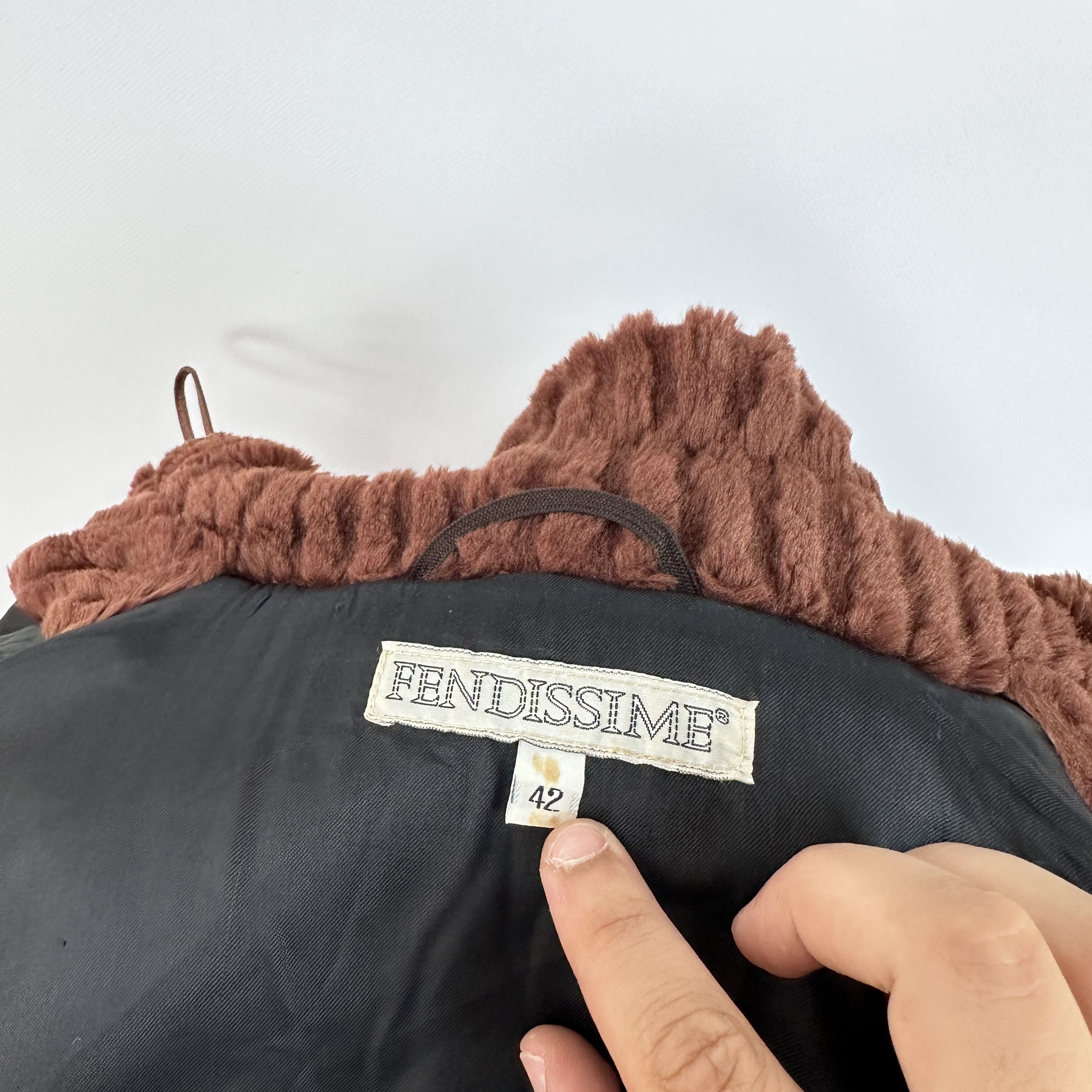 Fendi Pelliccia FENDISSIME Sintetica mantellina – 42 IT Size M / US 6-8 / IT 42-44 - 8 Thumbnail