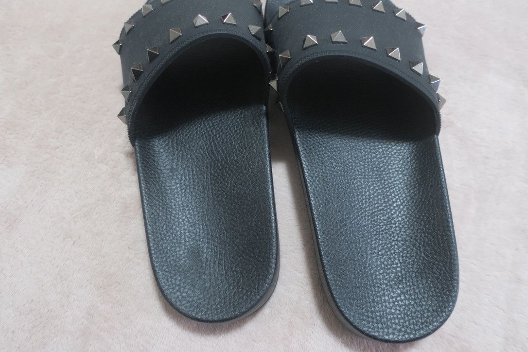 Valentino VALENTINO GARAVANI Black Rockstud Pool Slides Size US 8 / IT 38 - 4 Thumbnail