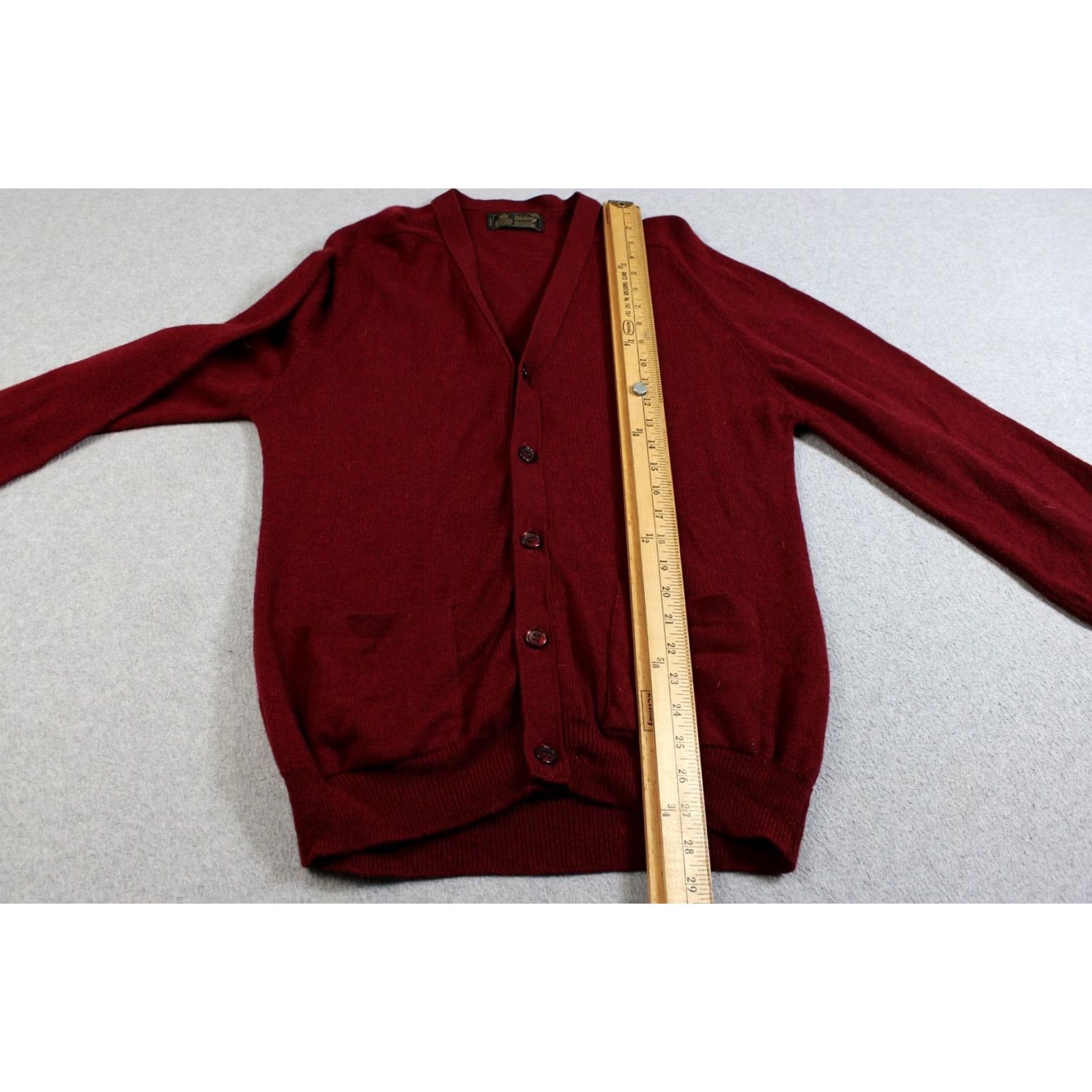 Vintage VINTAGE Wolsey Cardigan Men L Red V-Neck Pockets Knit Wool 100% Lambswool Scotland Heritage for Winter Casual Mens Size US L / EU 52-54 / 3 - 6 Thumbnail