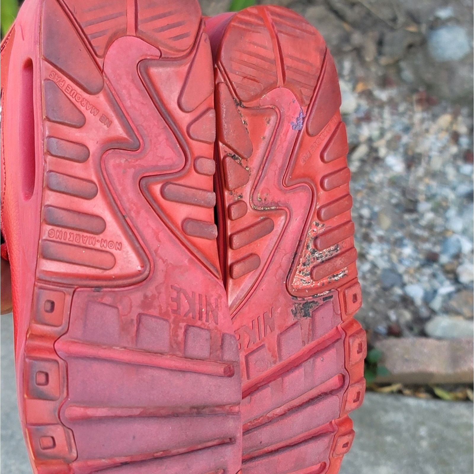Nike Nike Air Max 90 Triple Red Running Trainer Shoes Size US 6.5 / EU 39-40 - 5 Thumbnail