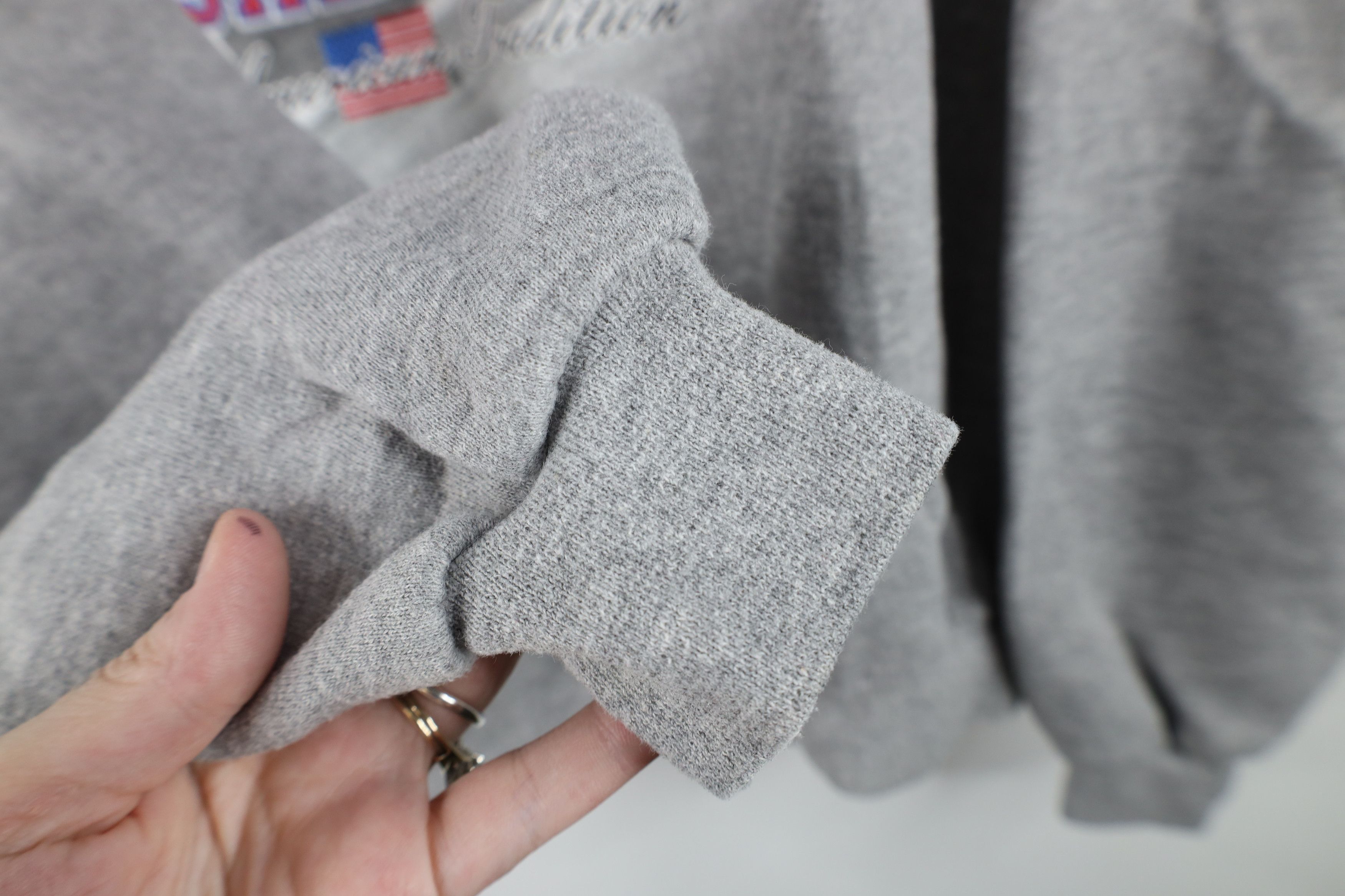 Vintage Vintage 90s Basketball An American Tradition Sweatshirt Gray Size US XL / EU 56 / 4 - 8 Thumbnail