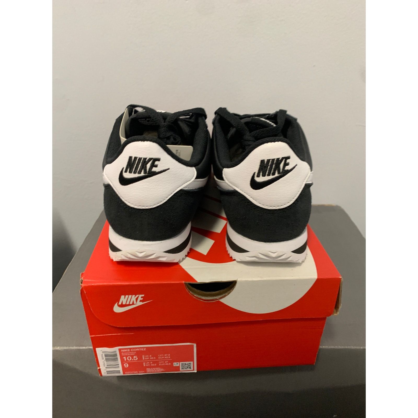 Nike Nike Cortez Nylon Black White Women's 10.5 NEW SHIPS NOW Size US 10.5 / IT 40.5 - 3 Thumbnail