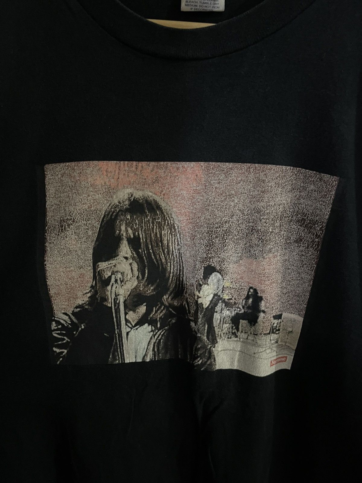 Supreme Supreme photo tee Rare Rock Band Performed #SKU-A431 DP1 Size US L / EU 52-54 / 3 - 3 Thumbnail