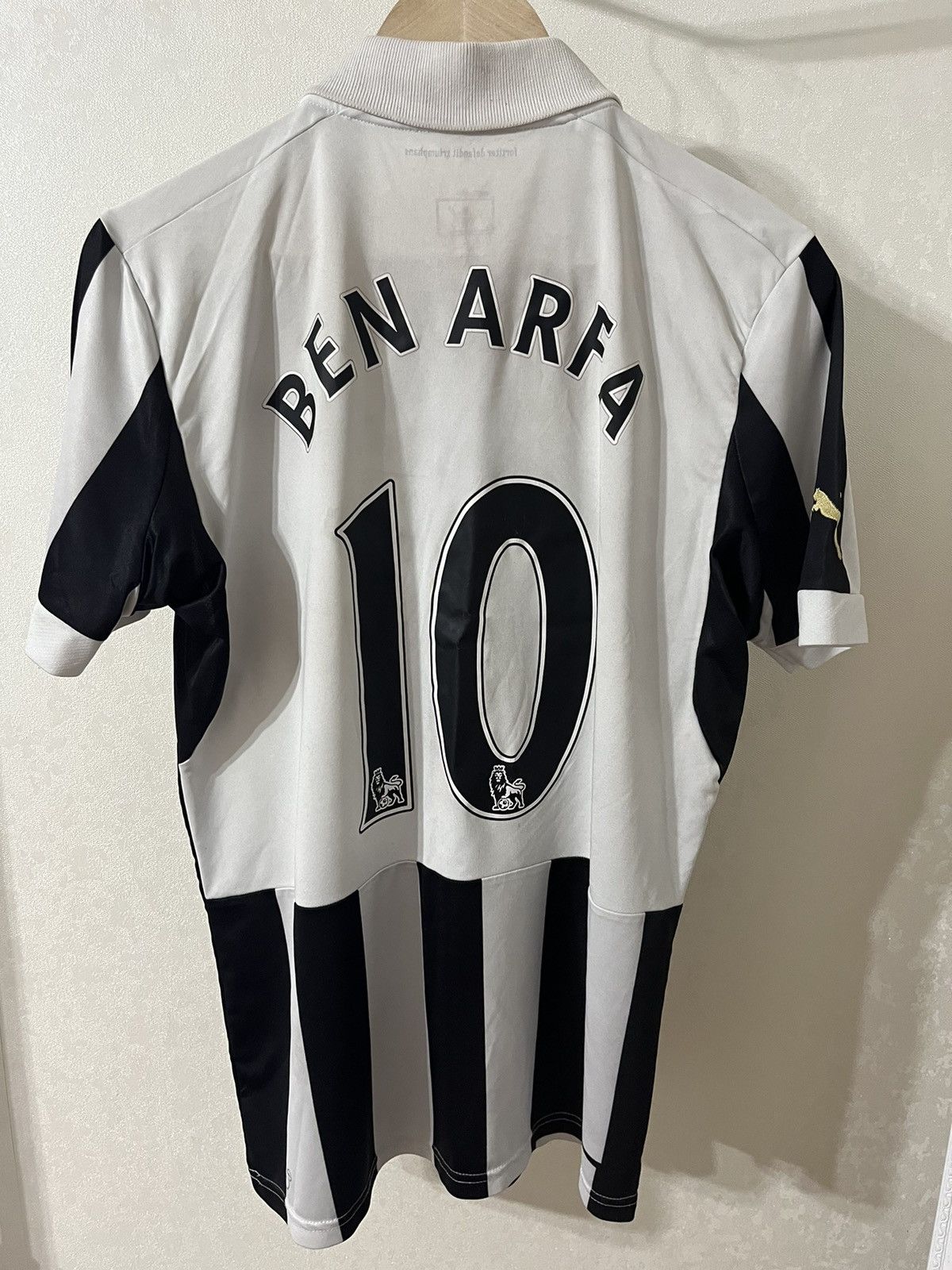 Other Puma Newcastle #10 Ben Arfa 11/12 Home Jersey Size US M / EU 48-50 / 2 - 2 Thumbnail