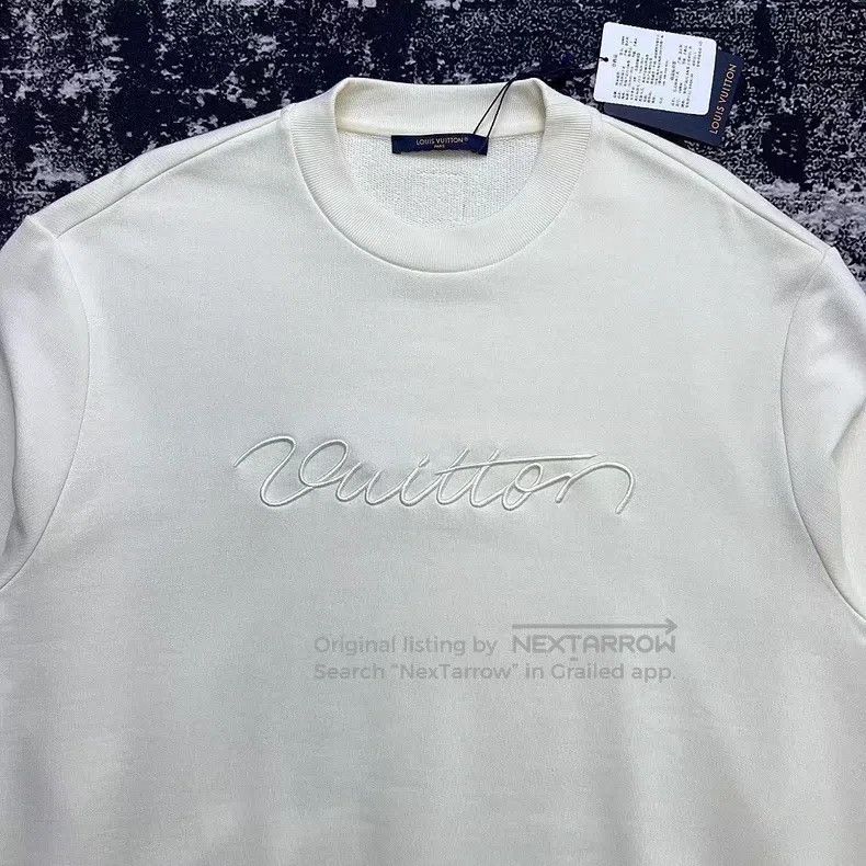 Louis Vuitton Louis Vuitton New embroidered white cursive sweatshirt Size US XL / EU 56 / 4 - 3 Thumbnail