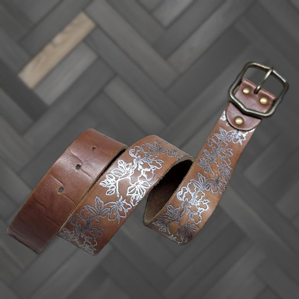 Lucky Brand VINTAGE Lucky Brand belt Leather floral COWHIDE brass buckle 30 brown Unisex Adults Small details included 90s Y2K Womens Mens Boys Girls Size 30 - 1 Thumbnail