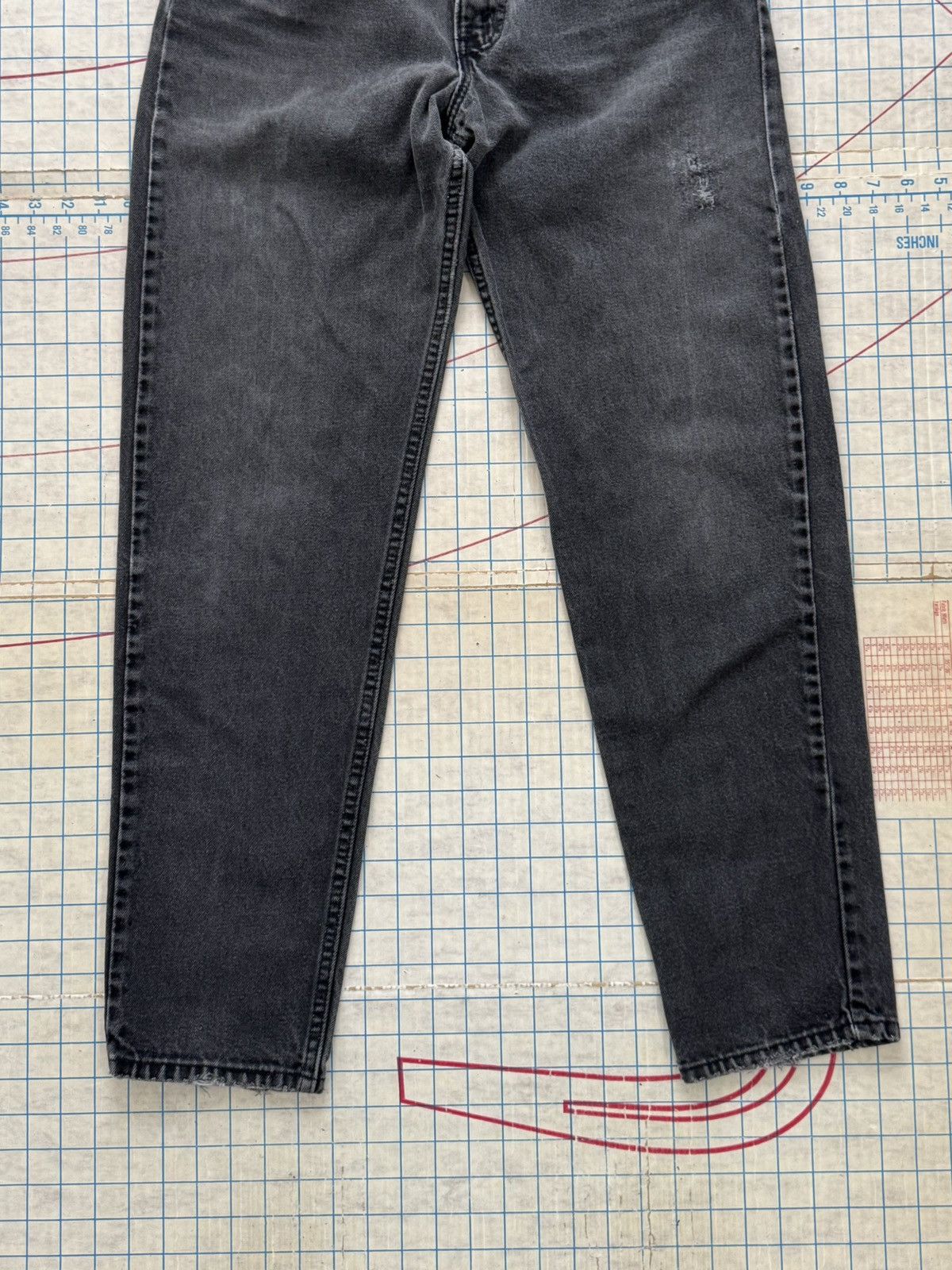 Levi's × Vintage Vintage 90’s Levi’s 550 Relaxed Fit Tapered Leg Faded Black Size US 30 / EU 46 - 4 Thumbnail
