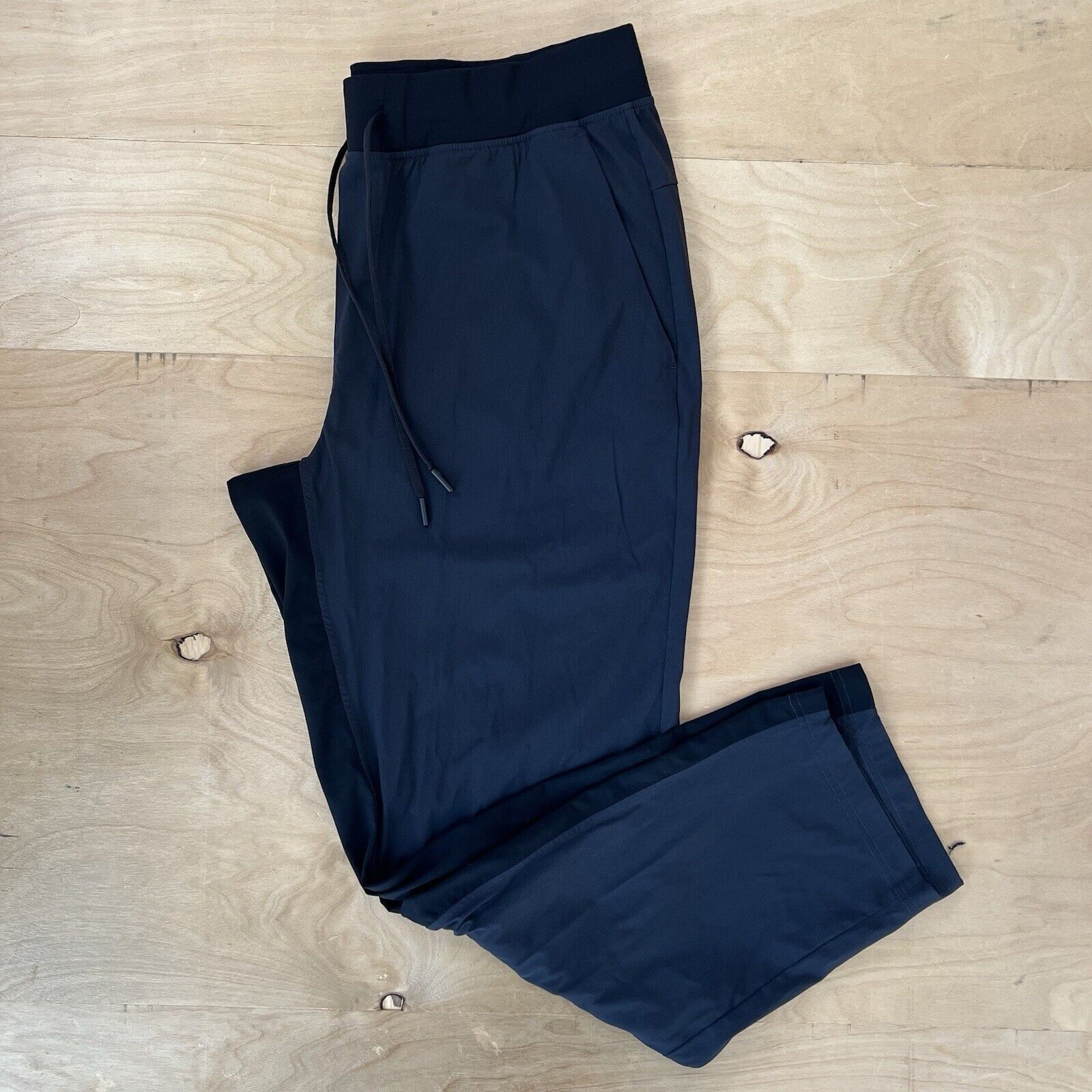 Lululemon Lululemon Great Wall Pants XL Black Sweatpants Jogger Yoga Size US 34 / EU 50 - 2 Thumbnail