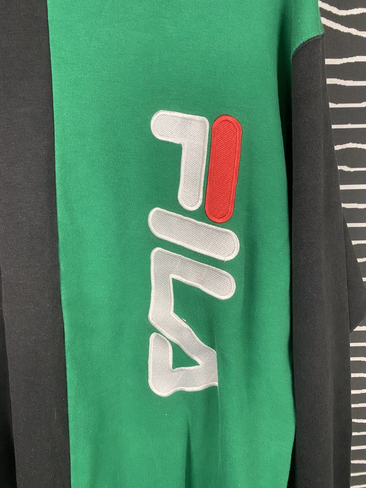 Fila 90s Vintage FILA Big Logo Two-Tone Crewneck Sweatshirt Size US XL / EU 56 / 4 - 3 Thumbnail