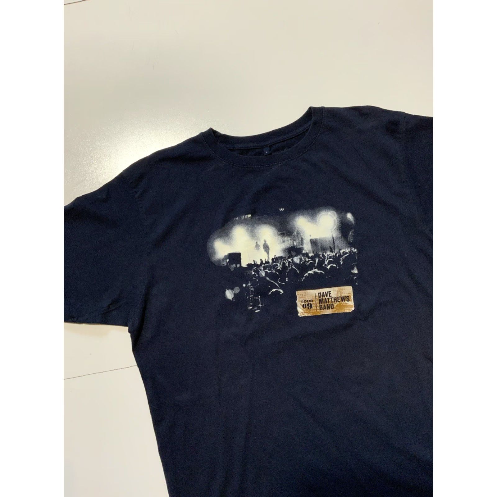 Vintage VINTAGE Dave Matthews Band 2009 European Summer Tour Concert Rock Band Merch T-Shirt LG Blue Mens Shirt (Adult Large) Size US L / EU 52-54 / 3 - 4 Thumbnail
