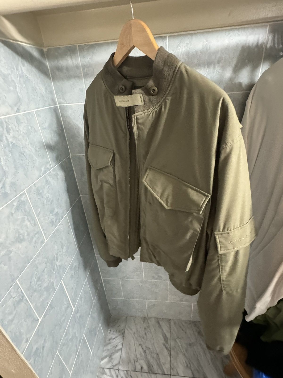 Givenchy Men’s Givenchy Green Khaki Cropped Utility Bomber Size US L / EU 52-54 / 3 - 2 Thumbnail