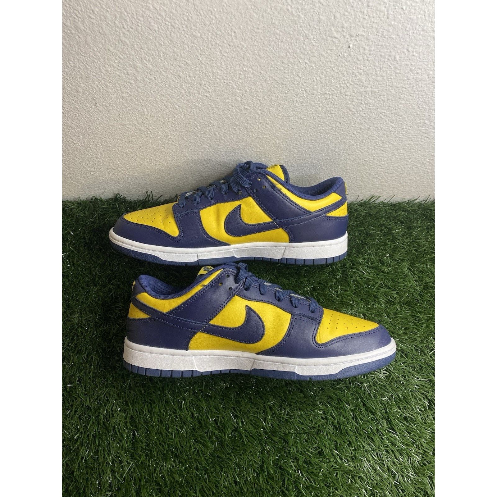 Nike Nike Dunk Low Michigan 2021 | Size 9 US | TRIED ON ! Size US 9 / EU 42 - 4 Thumbnail