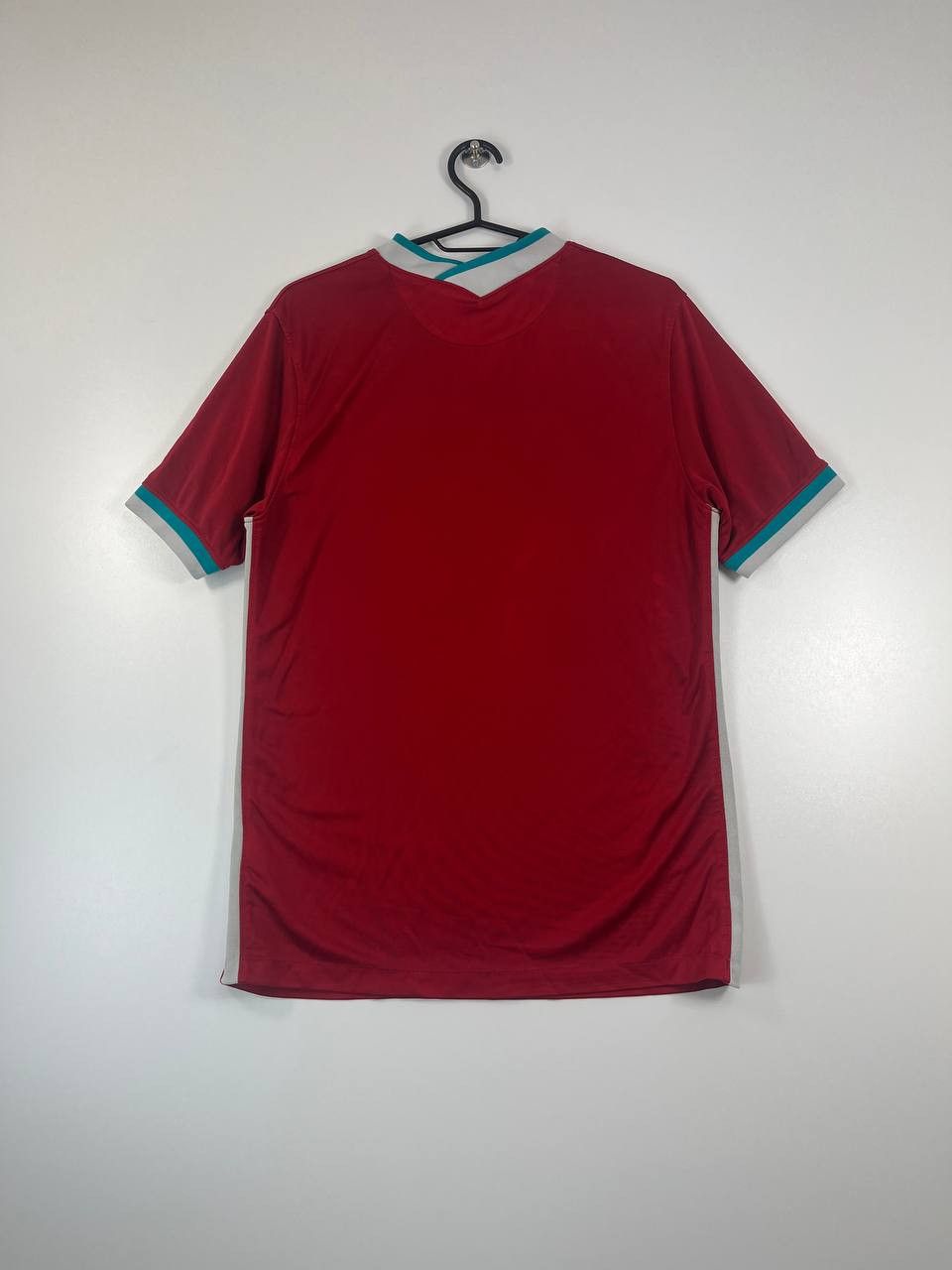 Nike Liverpool 2020 2021 Home Shirt Nike Standard Boys Size M Size US M / EU 48-50 / 2 - 6 Thumbnail