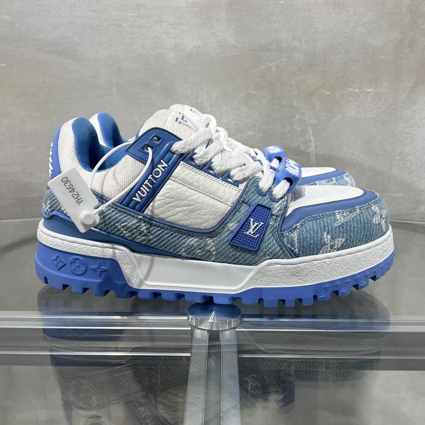 Louis Vuitton LV Trainer Maxi White Blue Denim Pika UK4.5/38.5 Size US 8 / IT 38 - 4 Thumbnail