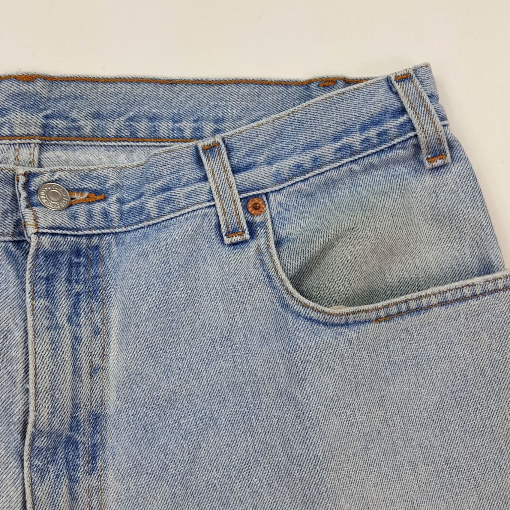 Levi's Vintage Levi's Jeans 560 Loose Fit Denim Blue 36x30 Tapered 90s Grunge Rock USA Mens Jeans Size US 36 / EU 52 - 5 Thumbnail
