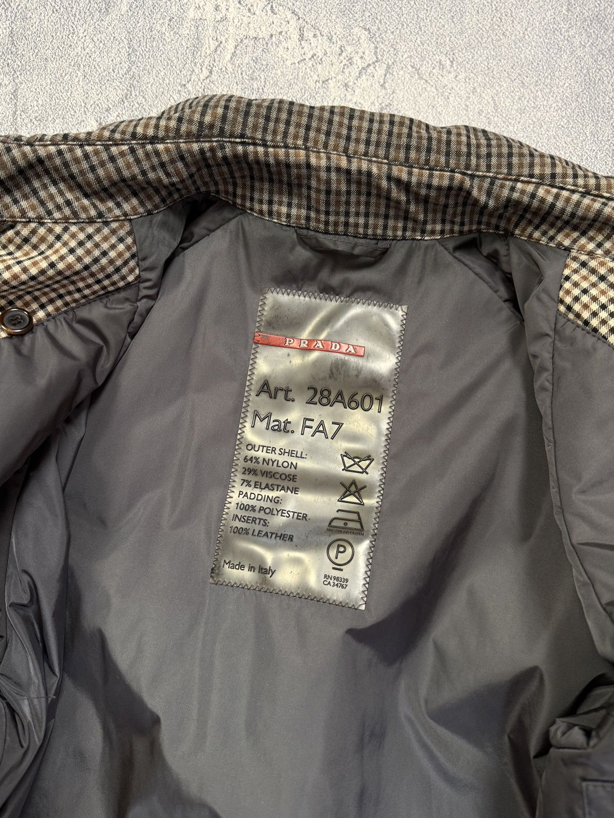 Prada Prada vintage women light jacket with red tab Size M / US 6-8 / IT 42-44 - 14 Thumbnail