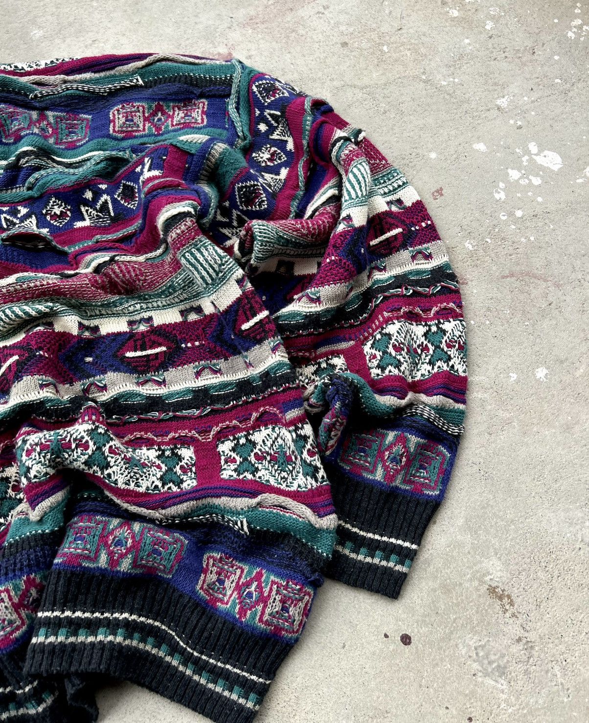 Coogi RARE VINTAGE COOGI V NECK SWEATER Size US L / EU 52-54 / 3 - 3 Thumbnail