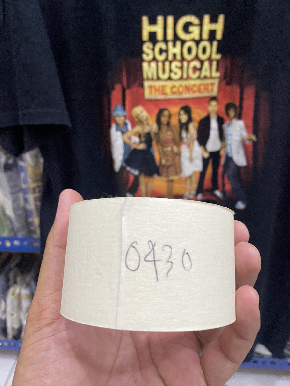 Vintage HIGH SCHOOL MUSICAL THE CONCERT TSHIRT Size US M / EU 48-50 / 2 - 13 Thumbnail