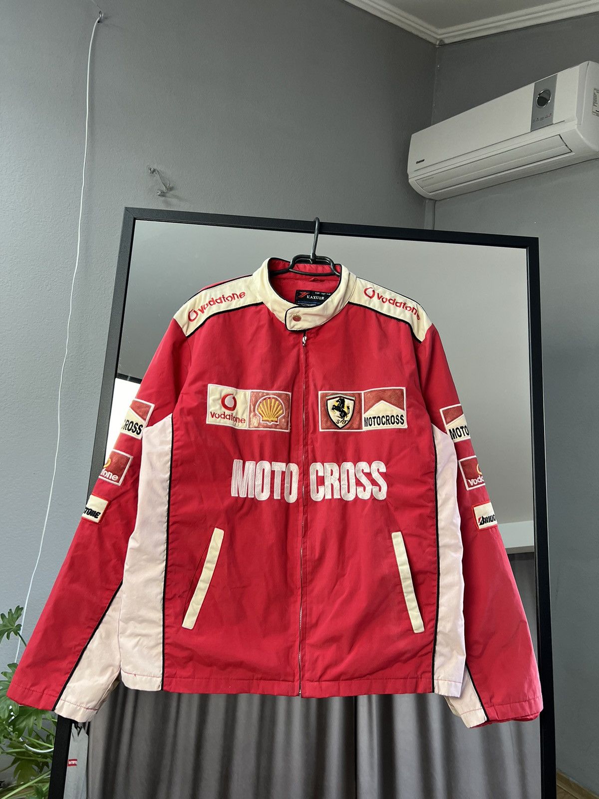 Image of Formula Uno x Racing Vintage Ferrari Vodafone Jacket Bomber Red Bull F1 Racing, Men's (Size XL)