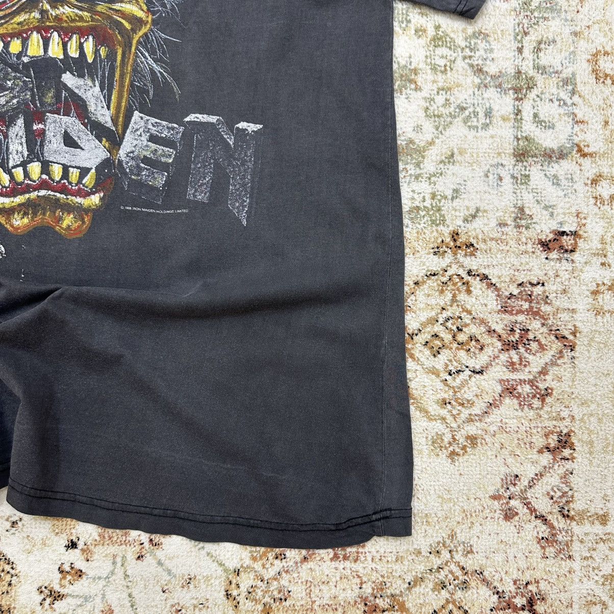 Vintage Vintage Iron Maiden T-shirts 1988 Holding Limited Band Size US L / EU 52-54 / 3 - 4 Thumbnail