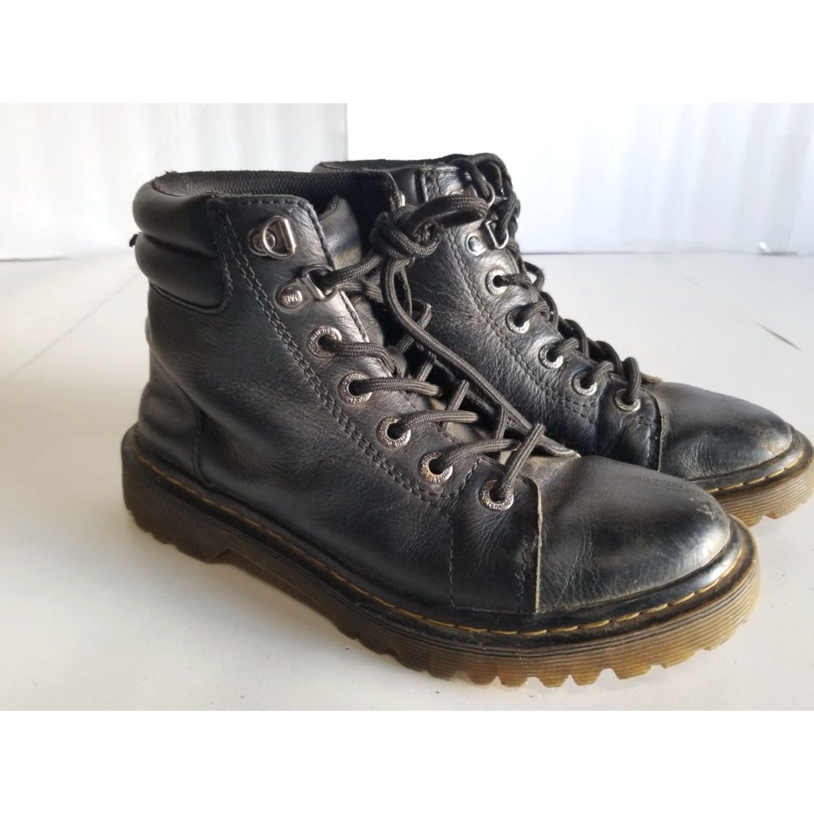 Dr. Martens Dr. Martens Faora Womens Boot Chukka Round Toe Leather Lace Up Ankle Black 90s Flats Platform 1 in Rubber Sole Leather Lining Size 7 UK 5 EU 38 Womens Size US 7 / IT 37 - 2 Thumbnail