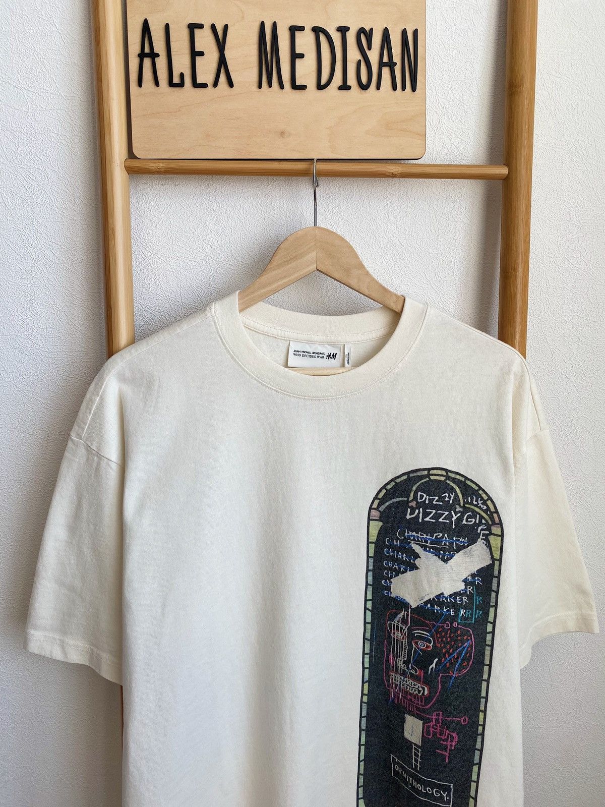 H&M × Jean-Michel Basquiat × Who Decides War WHO DECIDES WAR x BASQUIAT x H&M RELAXED FIT COTTON T-SHIRT Size US L / EU 52-54 / 3 - 7 Thumbnail