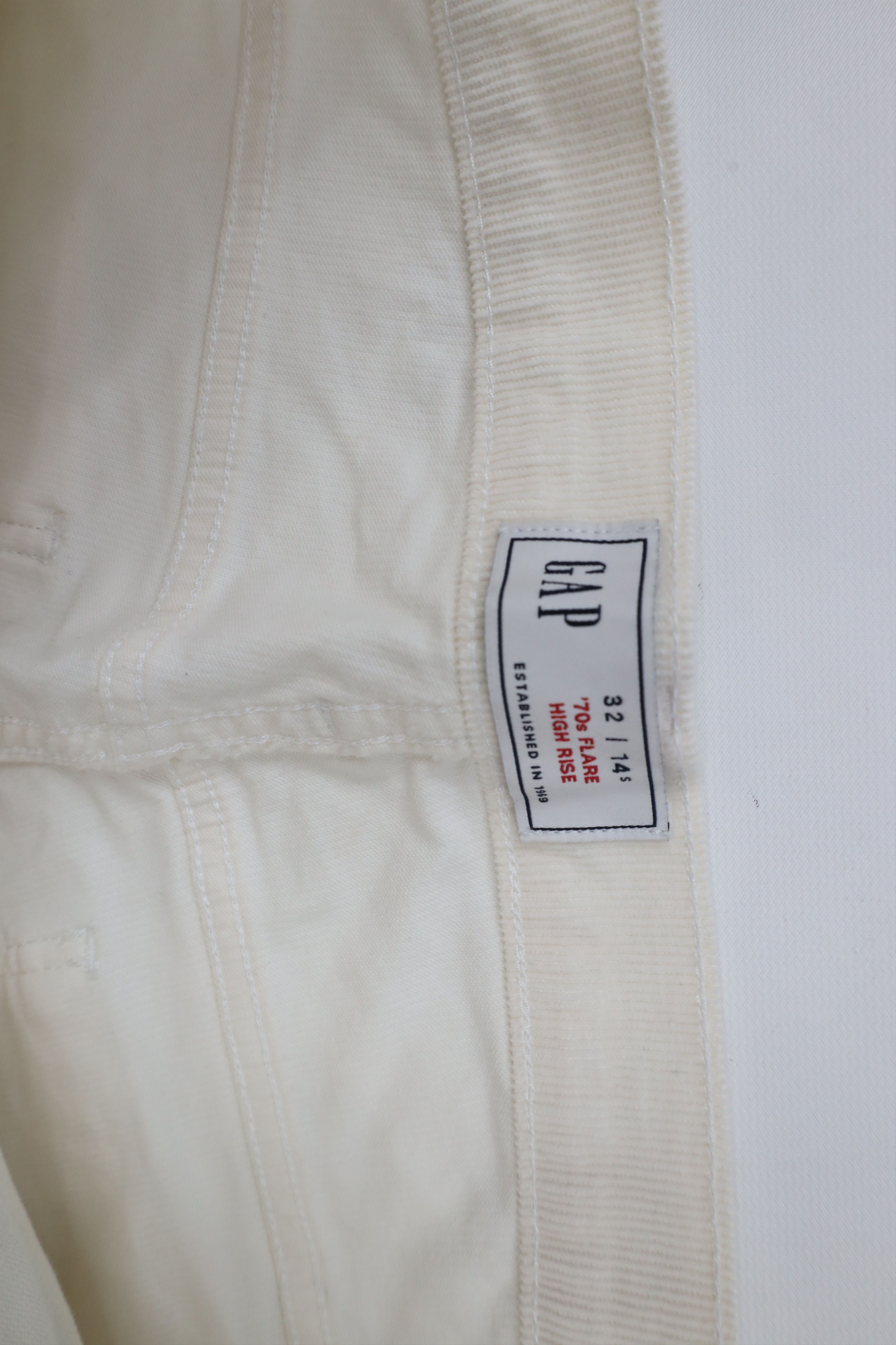 Gap × Vintage Vintage Y2K Gap Flare High Rise Corduroy Chino Pants Cream Size 32" / US 10 / IT 46 - 9 Thumbnail