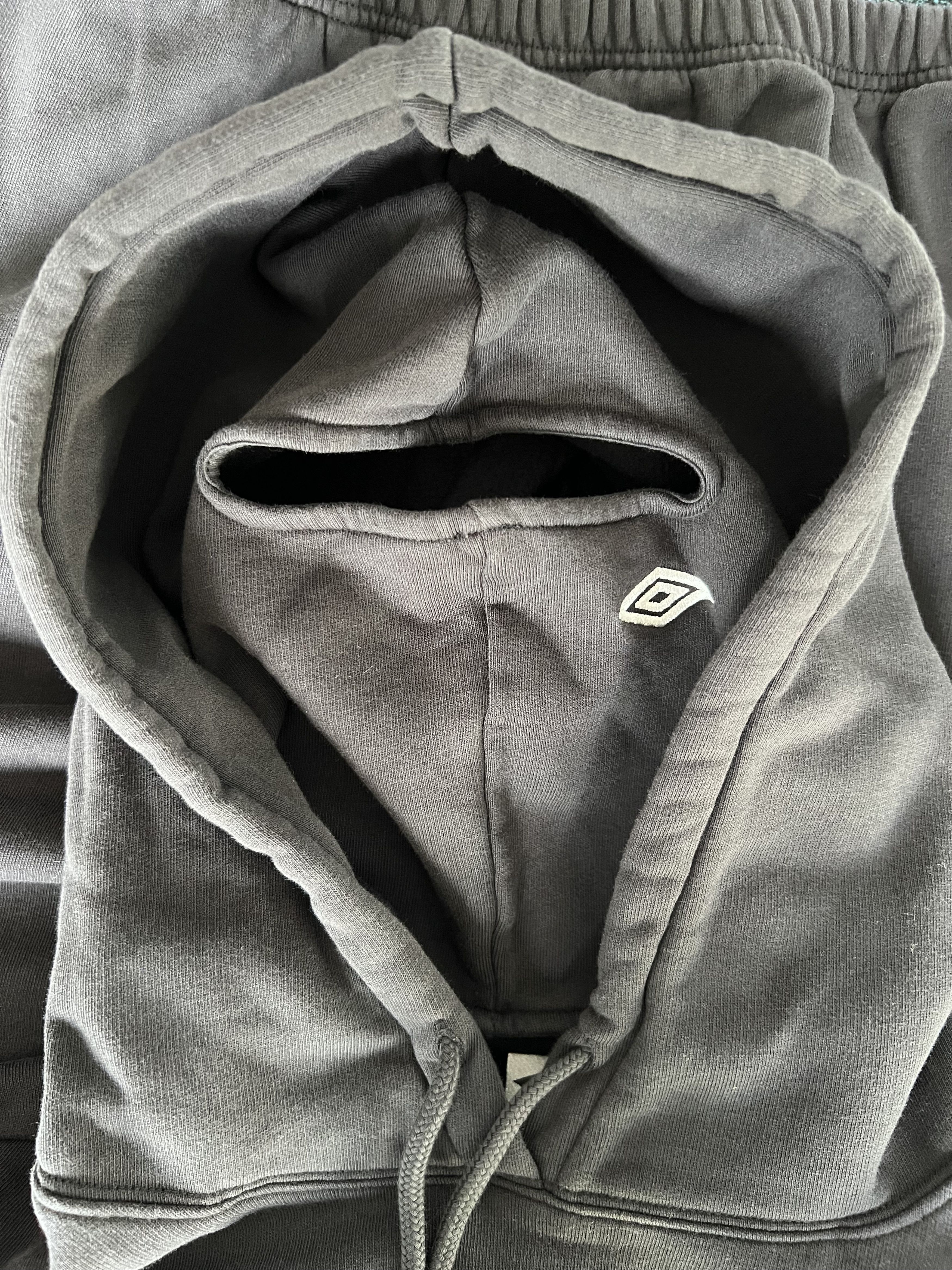 Umbro Umbro OG Logo Mask Hoodie in Black Size US M / EU 48-50 / 2 - 7 Thumbnail