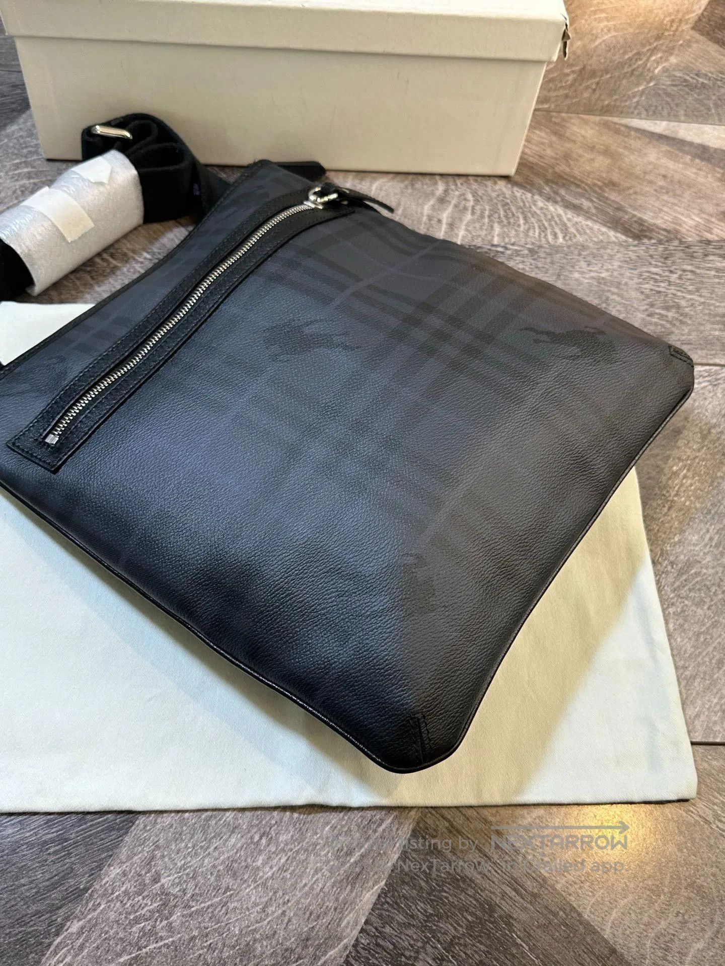 Burberry Burberry Classic Knight Check Messenger Bag. Size ONE SIZE - 1 Thumbnail