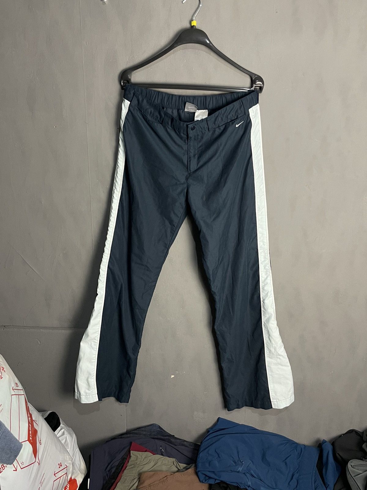 Nike Vintage Nike Nylon Track Pants Drill Swoosh Y2K Size 30" / US 8 / IT 44 - 1 Thumbnail