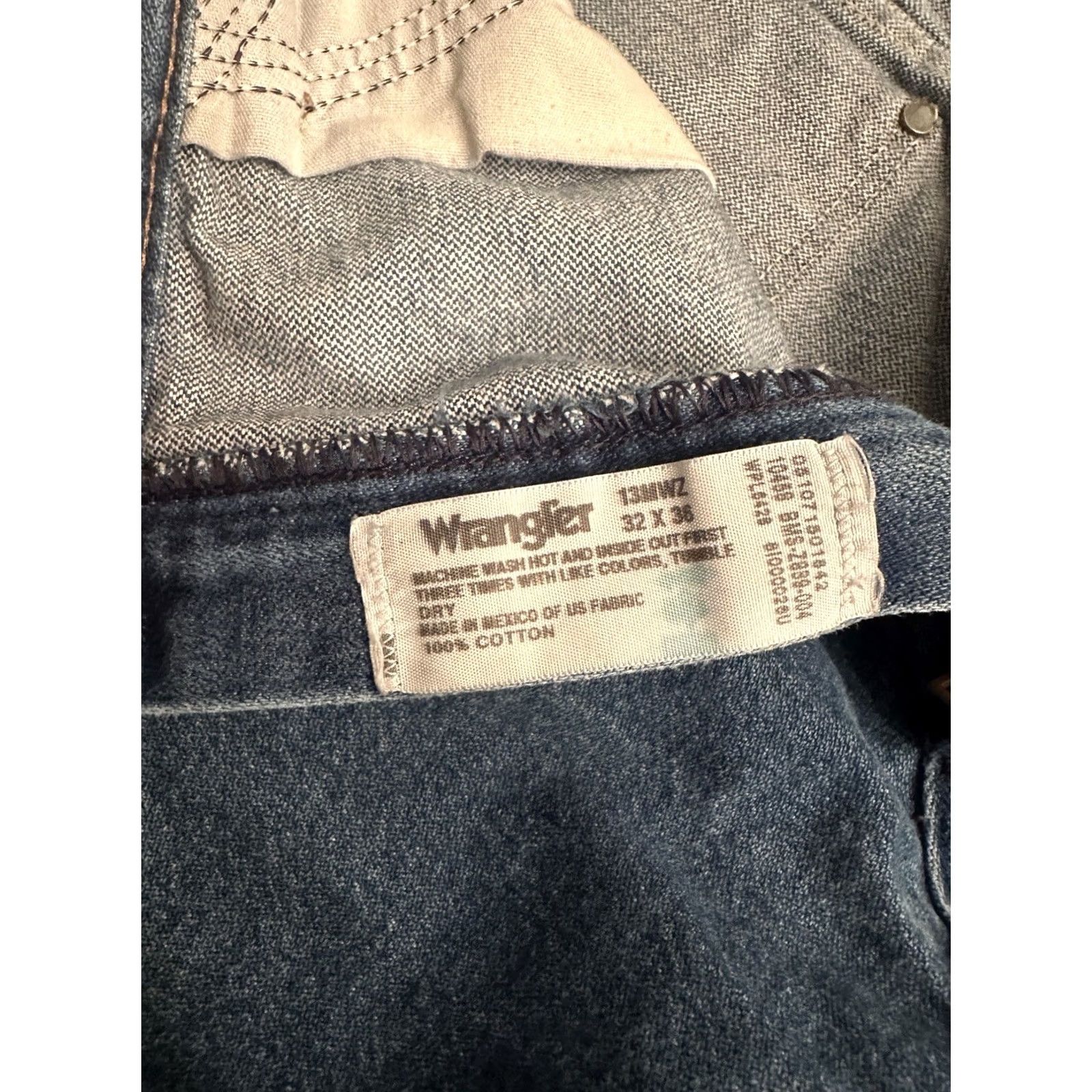 Wrangler Wrangler 13MWZ Jeans Men 32x36 Blue Denim Western Cowboy Cut Riding Work Pants Color Blue Denim Regular Straight Mens 13MWZ USA Cowboy Theme Size US 32 / EU 48 - 6 Thumbnail
