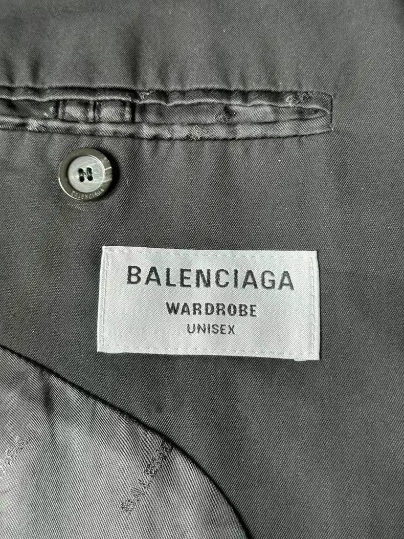 Balenciaga Balenciaga size 34 Arm logo suit Size US M / EU 48-50 / 2 - 4 Thumbnail