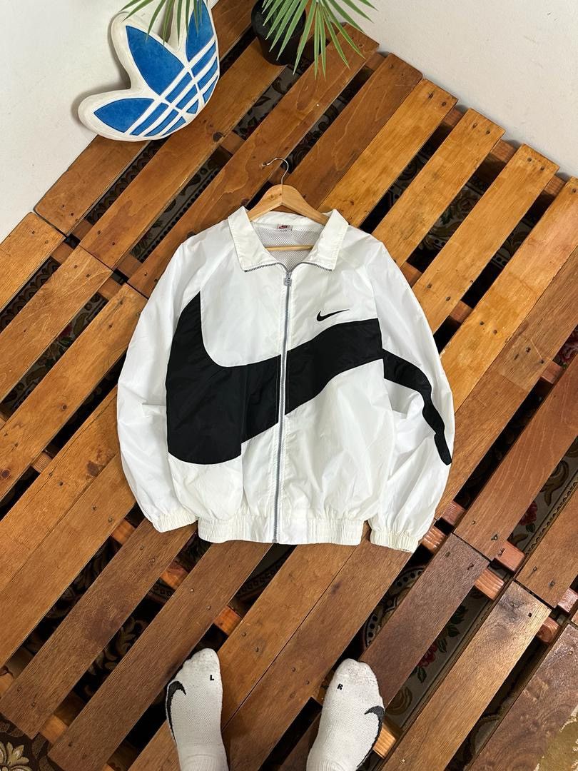 VINTAGE NIKE BIG SWOOSH WINBREAKER