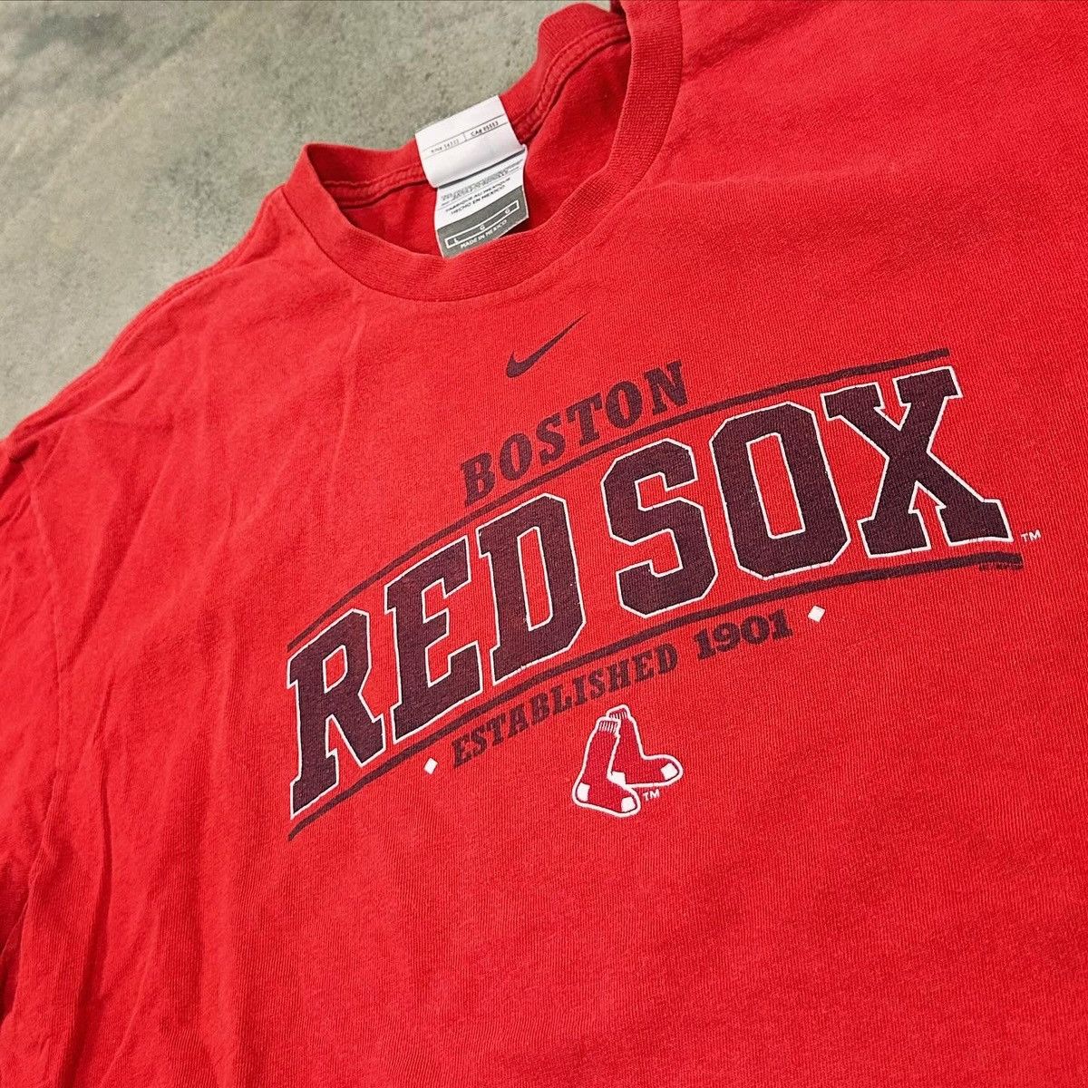 Nike Vintage Nike Red Sox Tee Size US L / EU 52-54 / 3 - 2 Thumbnail