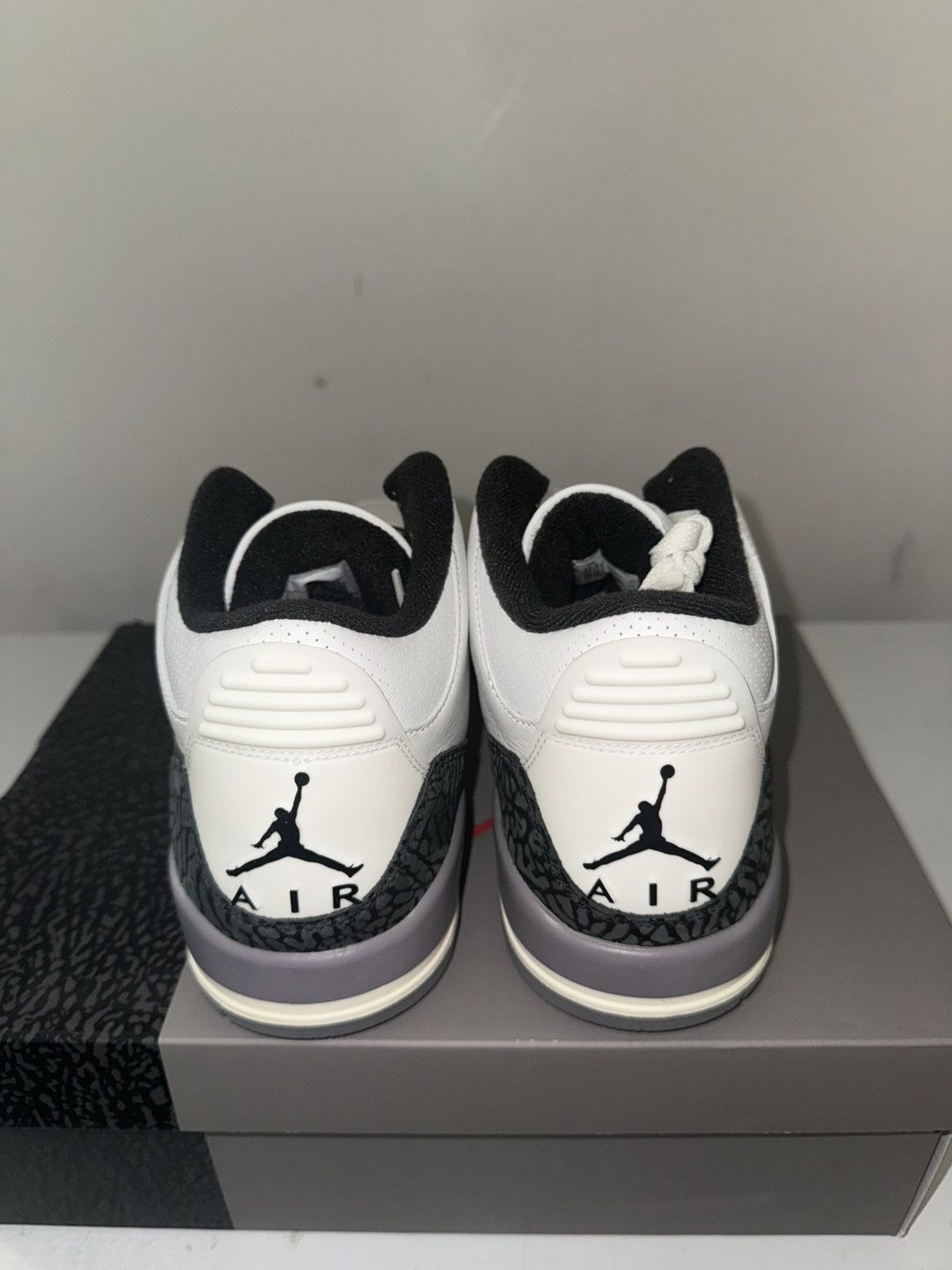 Jordan Brand Jordan retro 3 cement grey Size US 11.5 / EU 44-45 - 4 Thumbnail