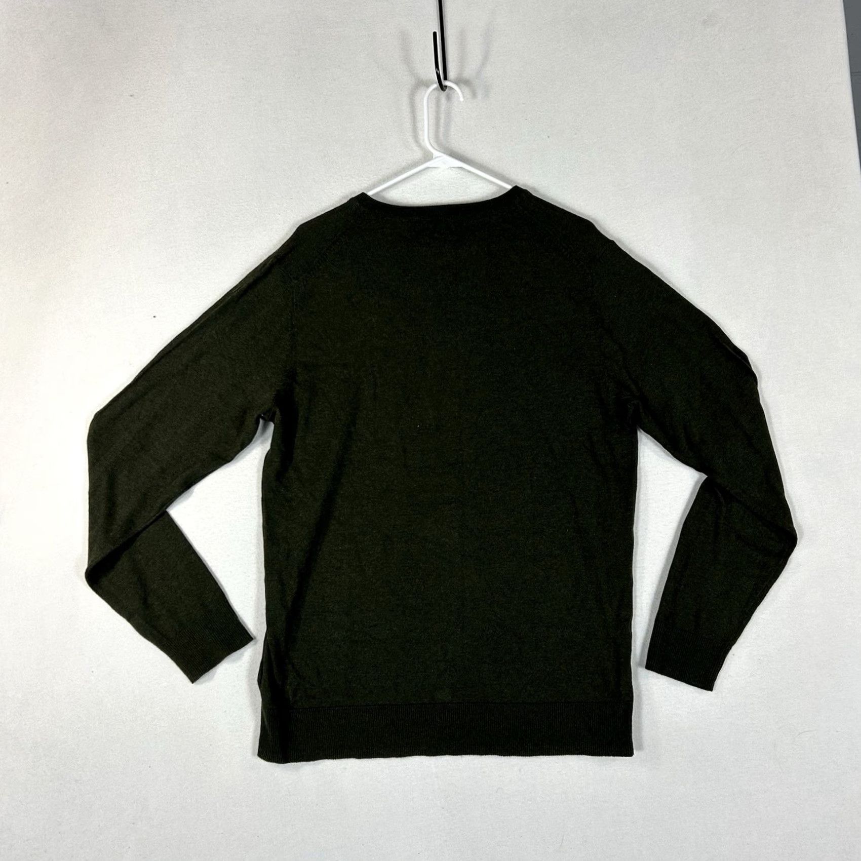 Old Navy Old Navy Lightweight Pullover Sweater Mens L Green V-Neck Long Sleeve Knitted Cotton Polyester Winter Casual (Regular) Shirt Mens Size US L / EU 52-54 / 3 - 7 Thumbnail
