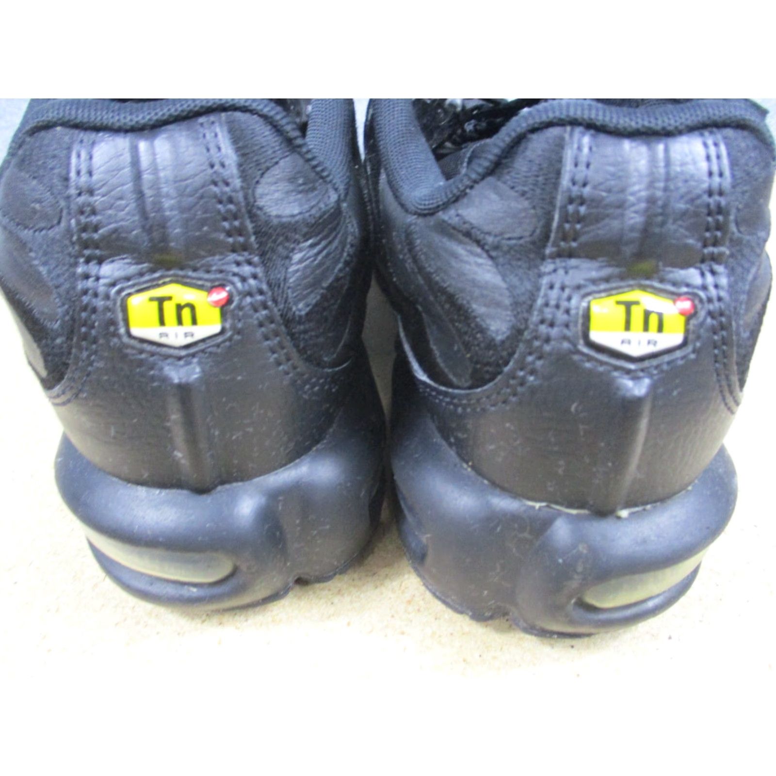 Nike Nike Air Max Plus SE Size 9.5 Men's Black AJ2029001 Size US 10 / EU 43 - 3 Thumbnail