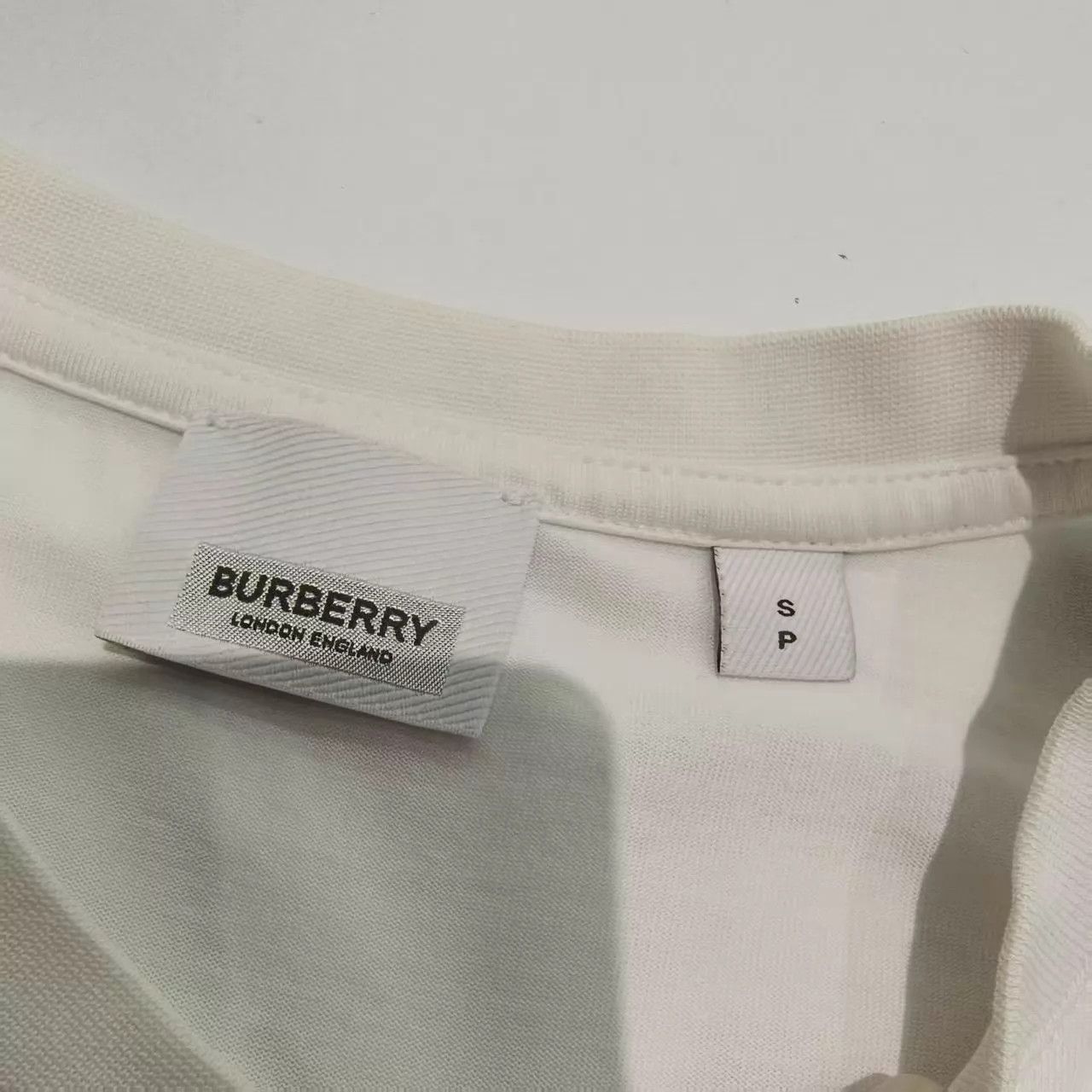 Burberry BURBERRY White Logo Crew Neck T - shirt Size S Size S / US 4 / IT 40 - 3 Thumbnail