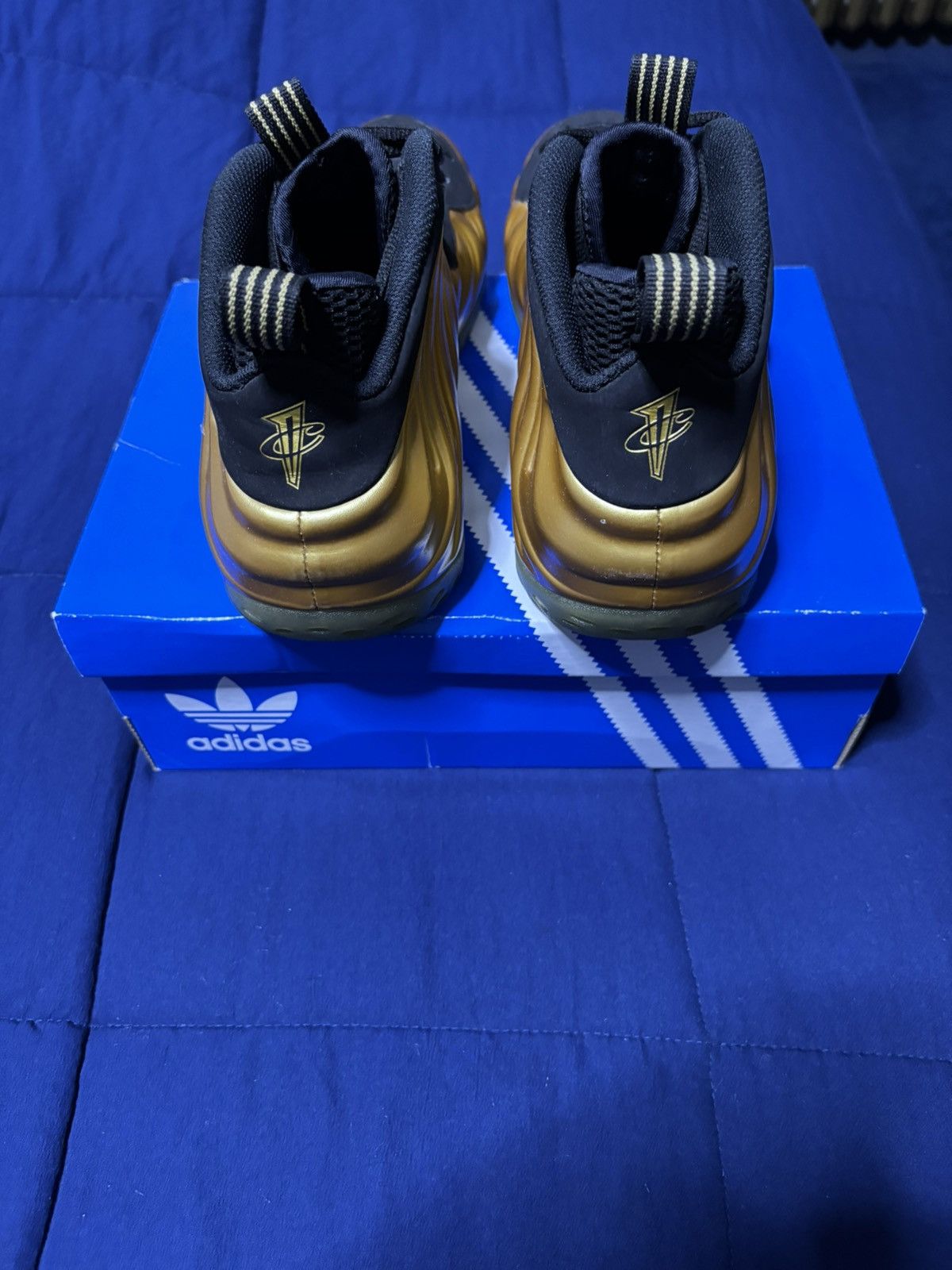 Nike Nike Air Foamposite One Metallic Gold Size 11.5 Size US 11.5 / EU 44-45 - 5 Thumbnail