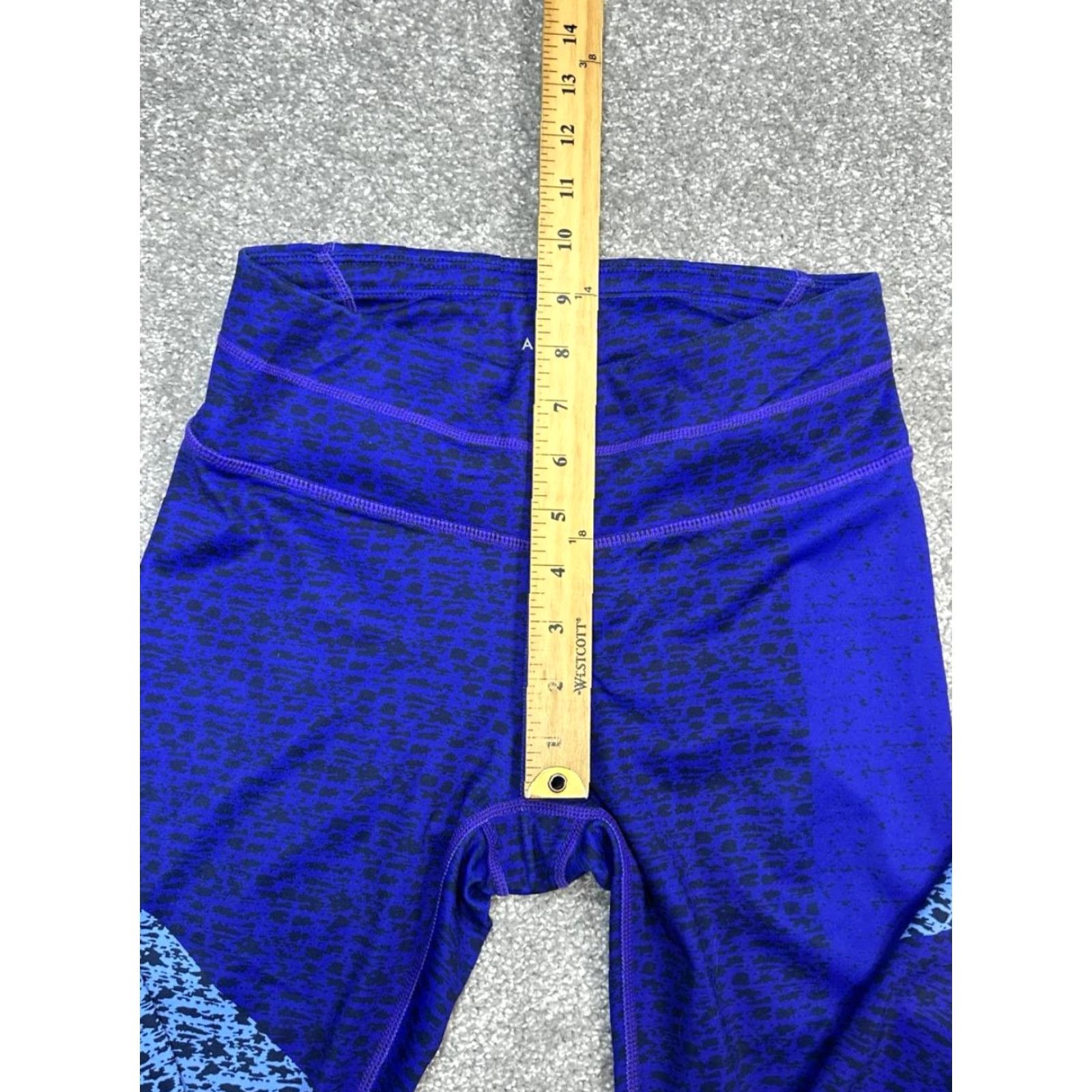 Athleta Athleta Asym Camo Sonar 7/8 Legging Womens XS Multicolor Stretch Yoga Size 26" / US 2 / IT 38 - 3 Thumbnail
