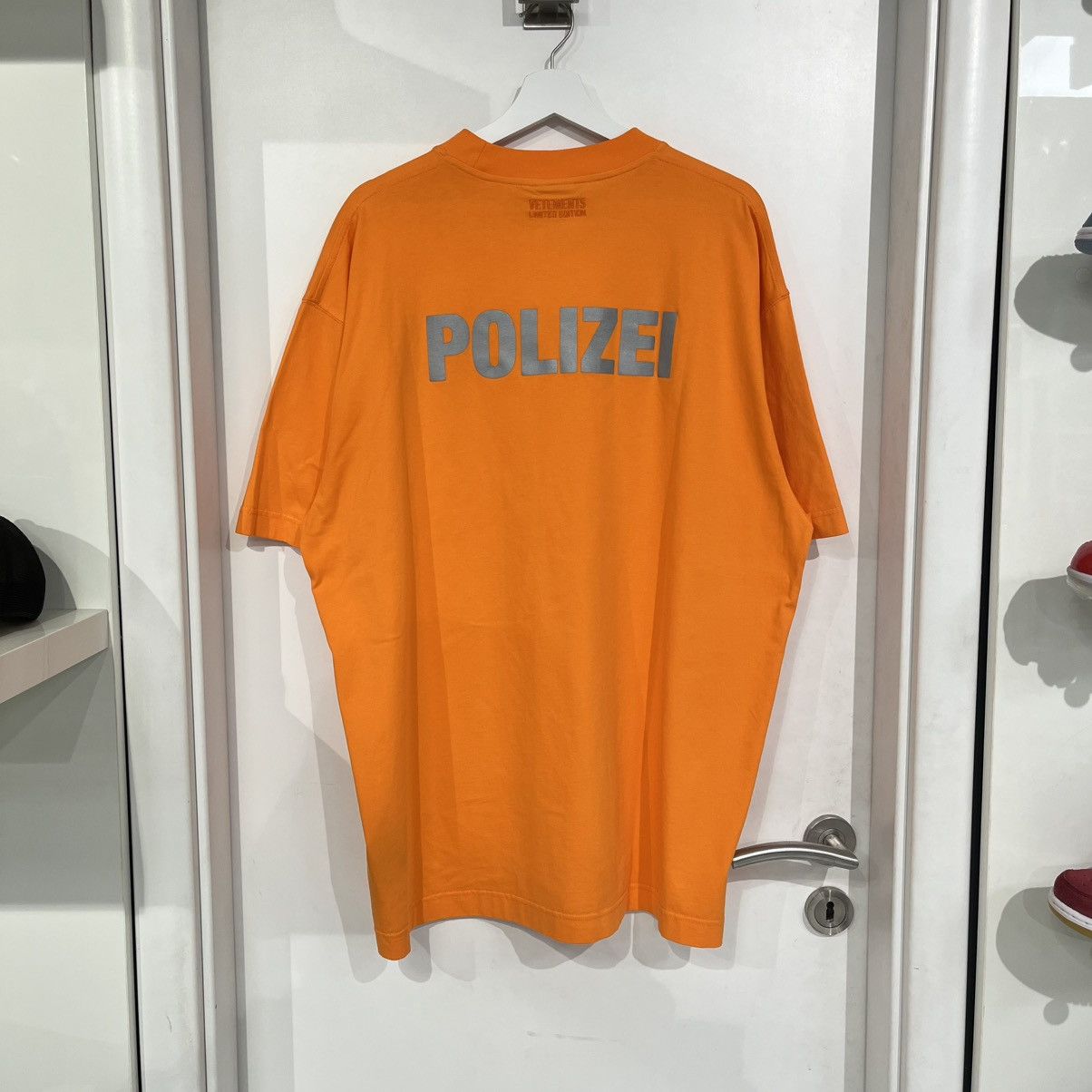 Vetements Vetements Polizei Tee Orange Size US XS / EU 42 / 0 - 1 Thumbnail