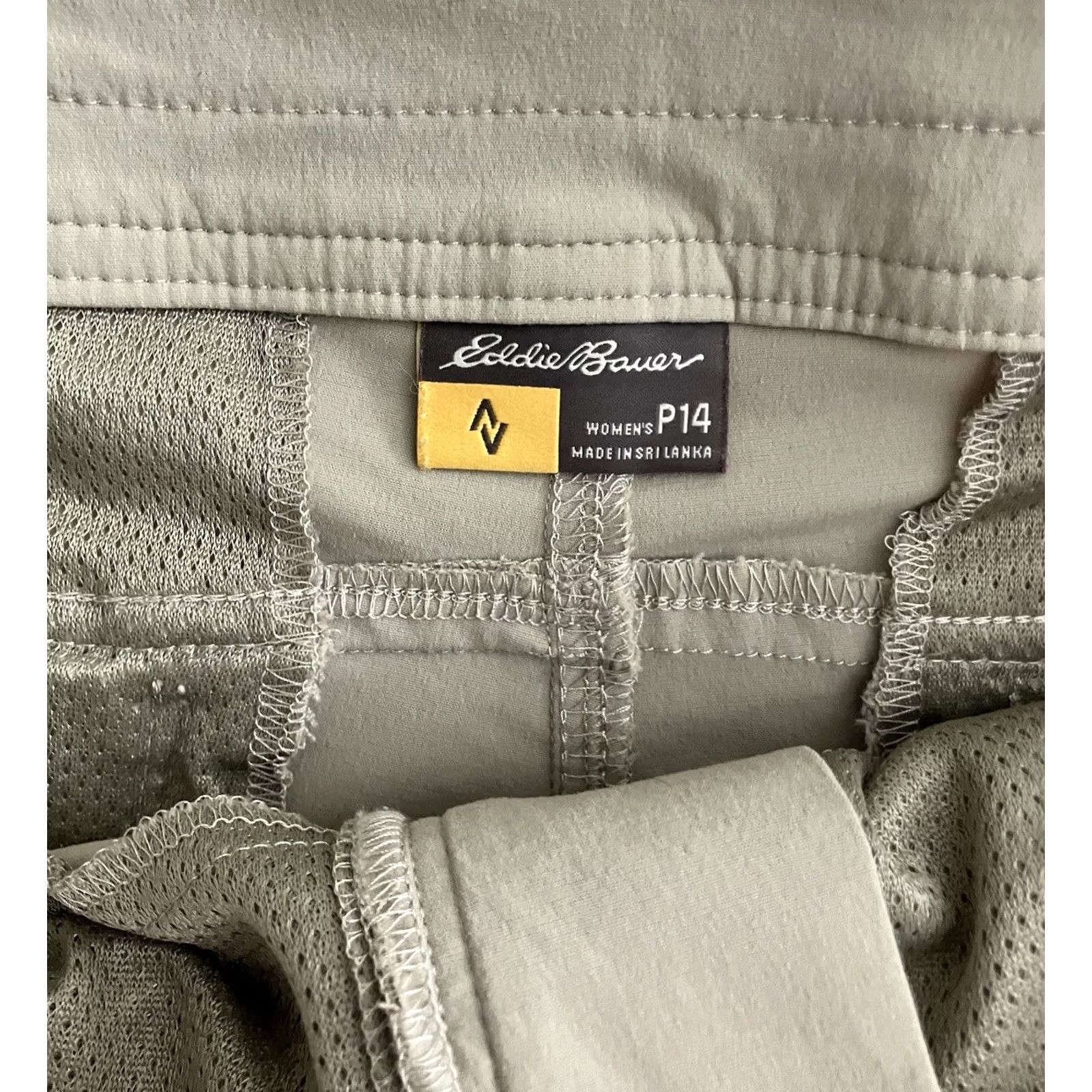 Eddie Bauer Eddie Bauer Shorts Nylon Stretch Khaki Tan 5" Inseam Womens Petite 14P Chino Flat Front Zip Womens Mens? Size 36" / US 14 / IT 50 - 6 Thumbnail