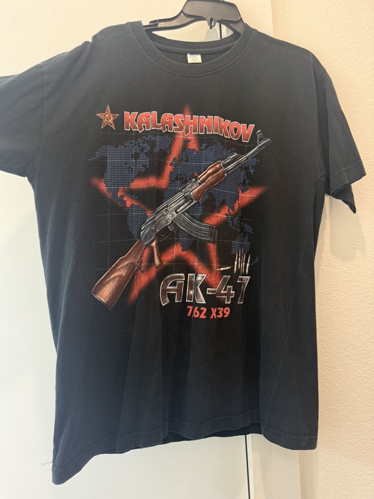 Vintage AK47 tee Size US XL / EU 56 / 4 - 2 Thumbnail