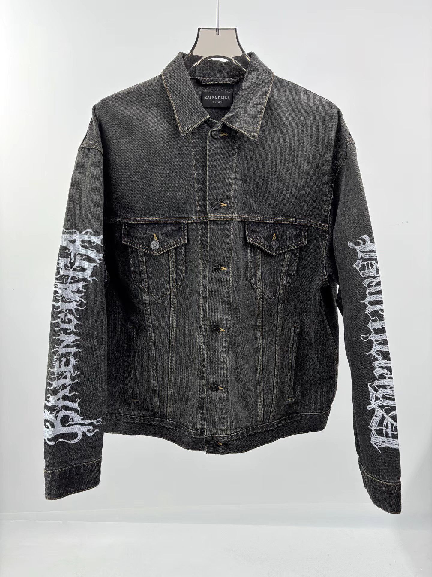Balenciaga BALENCIAGA Sanskrit Graffiti Denim Jacket Size US S / EU 44-46 / 1 - 1 Thumbnail