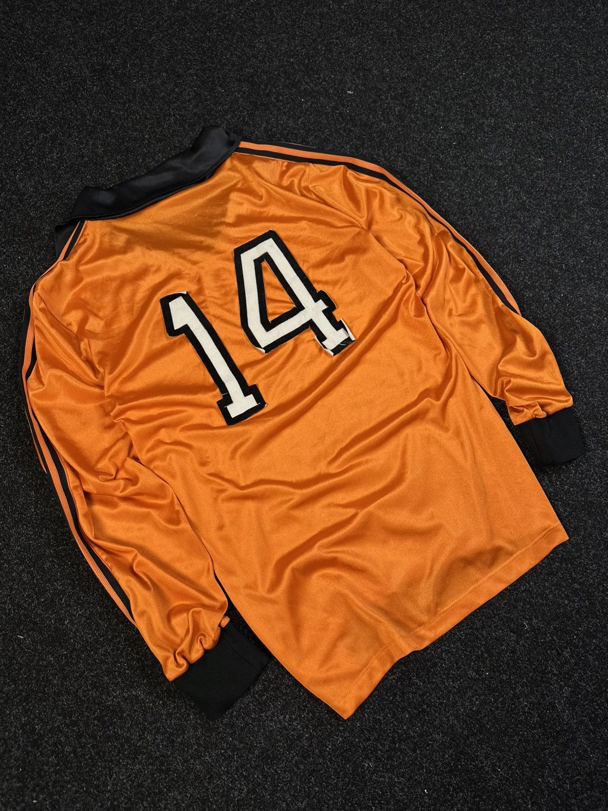 Adidas Holland 1977–1978 Home Football Shirt (Adidas era) Size US L / EU 52-54 / 3 - 17 Thumbnail